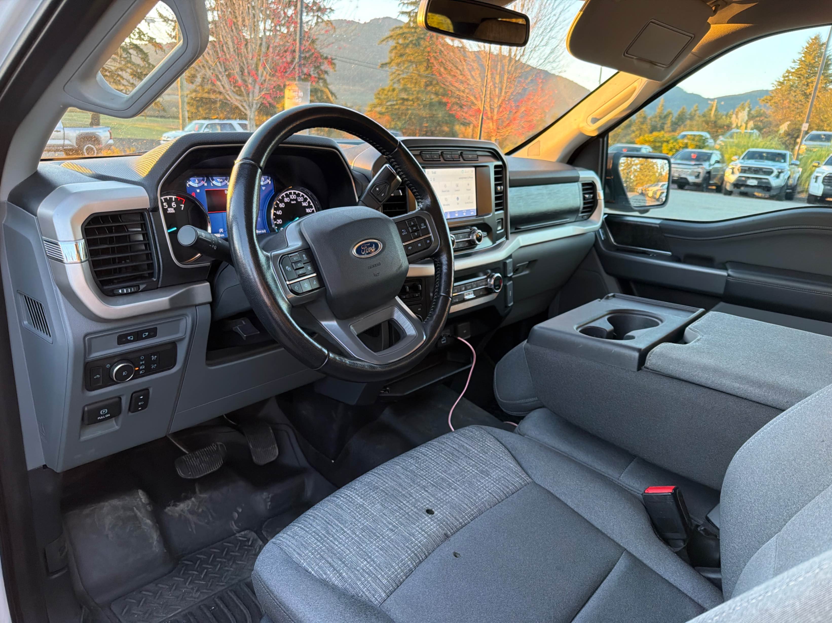 Снимка 5 от търг – 2021 FORD F-150 4WD SUPERCREW BOX с VIN 1FTFW1E85MFB55983