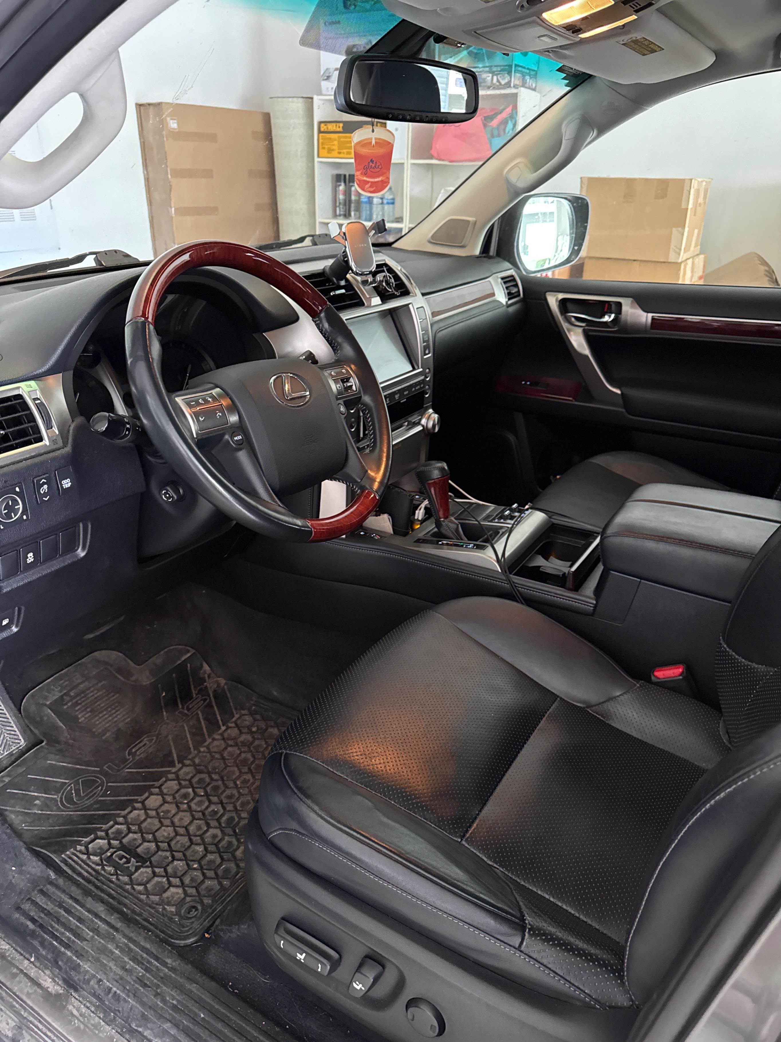 Photo 5 from auction – 2013 LEXUS GX 460 EXECUTIVE with VIN JTJBM7FX5D5060131