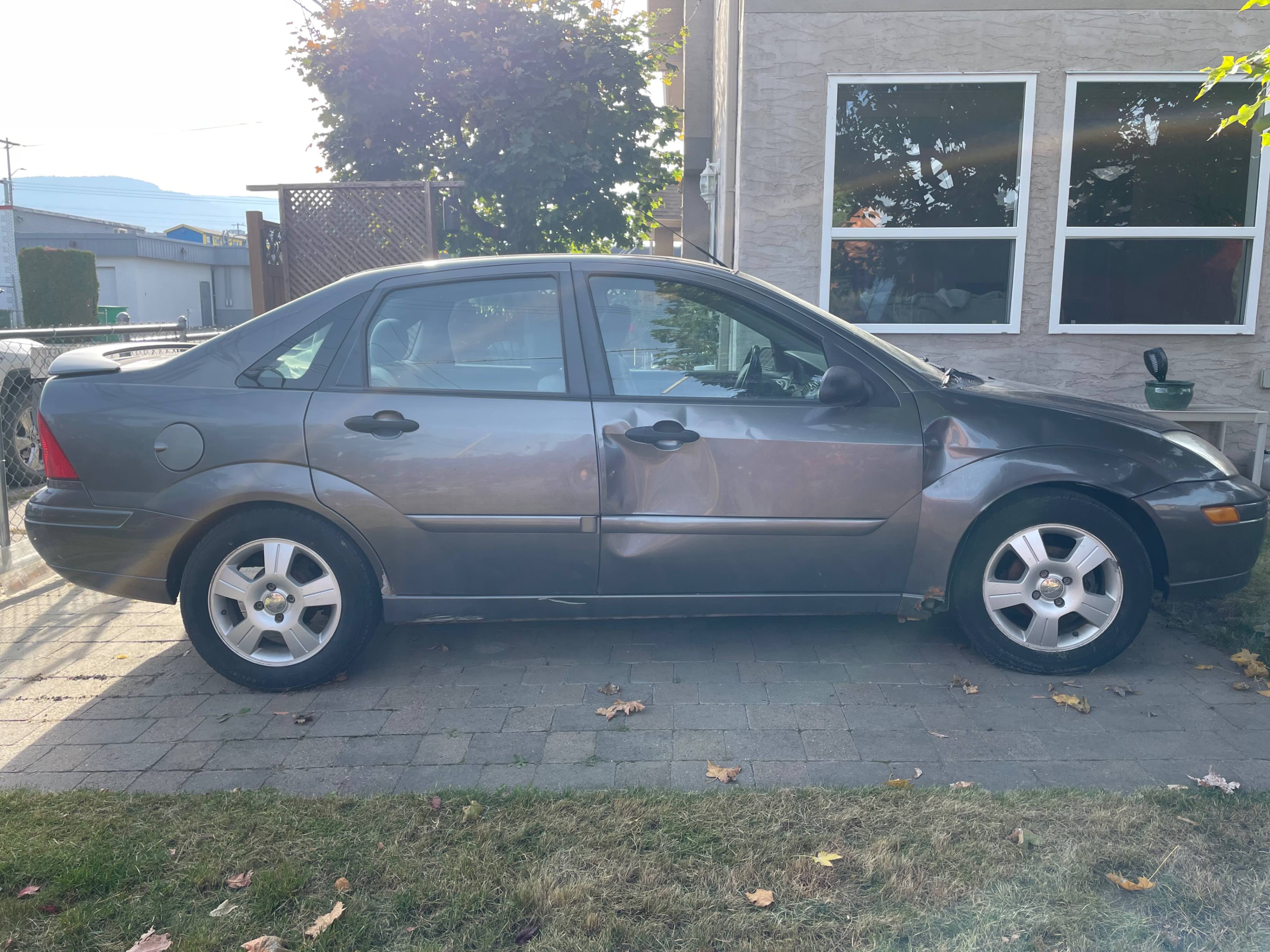 Photo 3 from auction – 2003 FORD FOCUS ZTS with VIN 1FAFP38323W208152