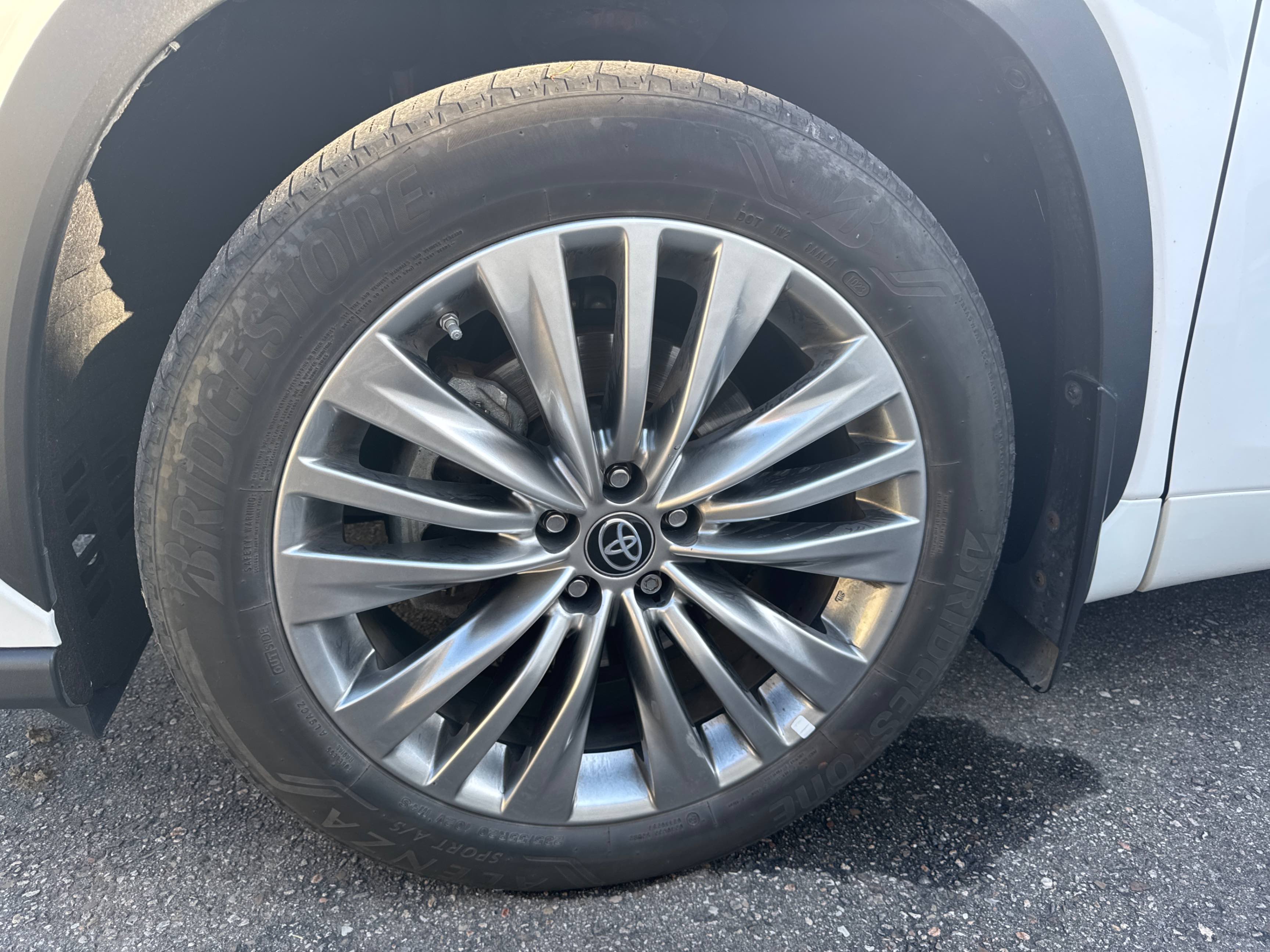 Снимка 7 от търг – 2023 TOYOTA HIGHLANDER AWD с VIN 5TDKDRBH8PS032822