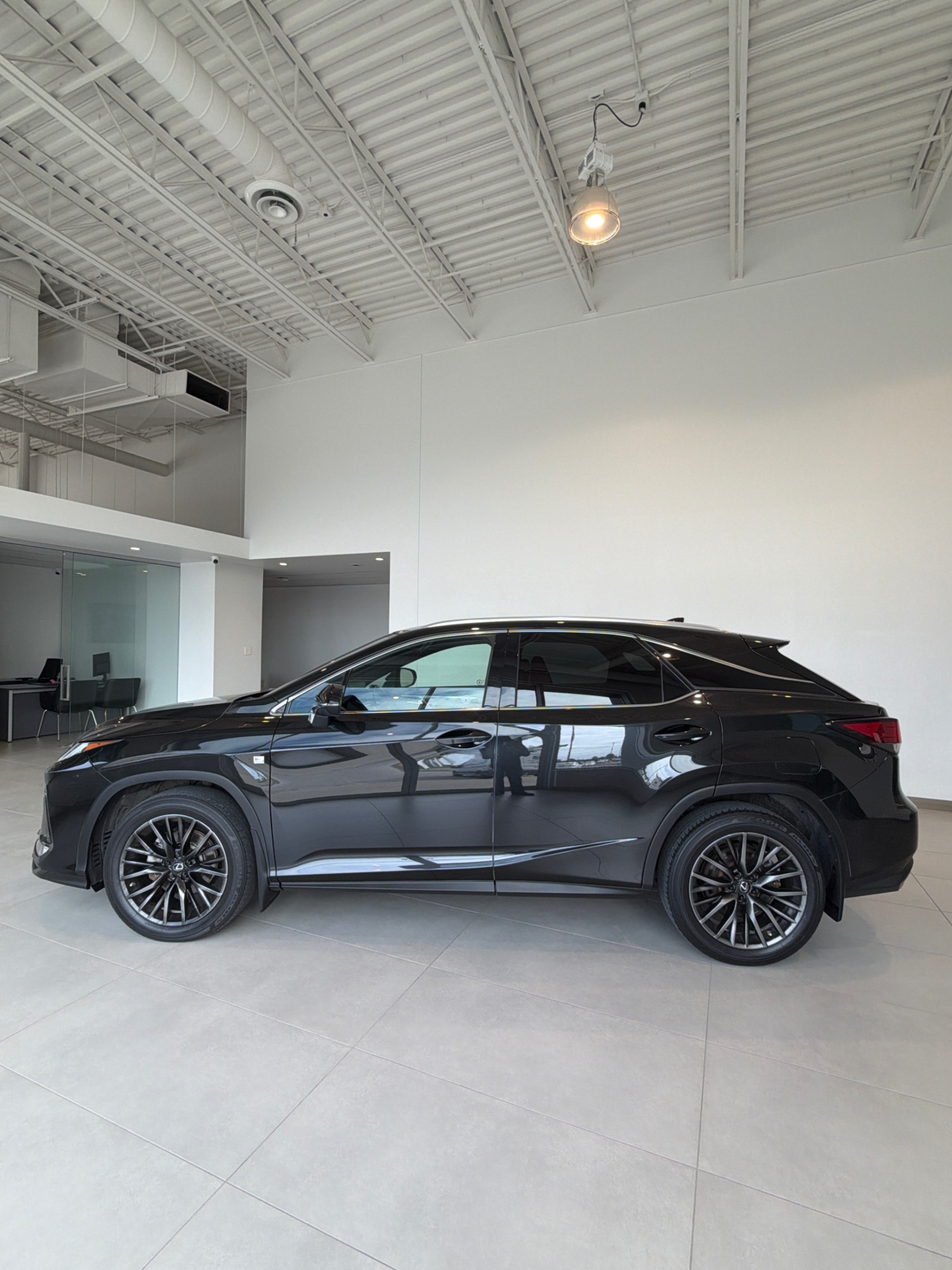 Photo 2 from auction – 2022 LEXUS RX RX 350 with VIN 2T2YZMDA8NC357888