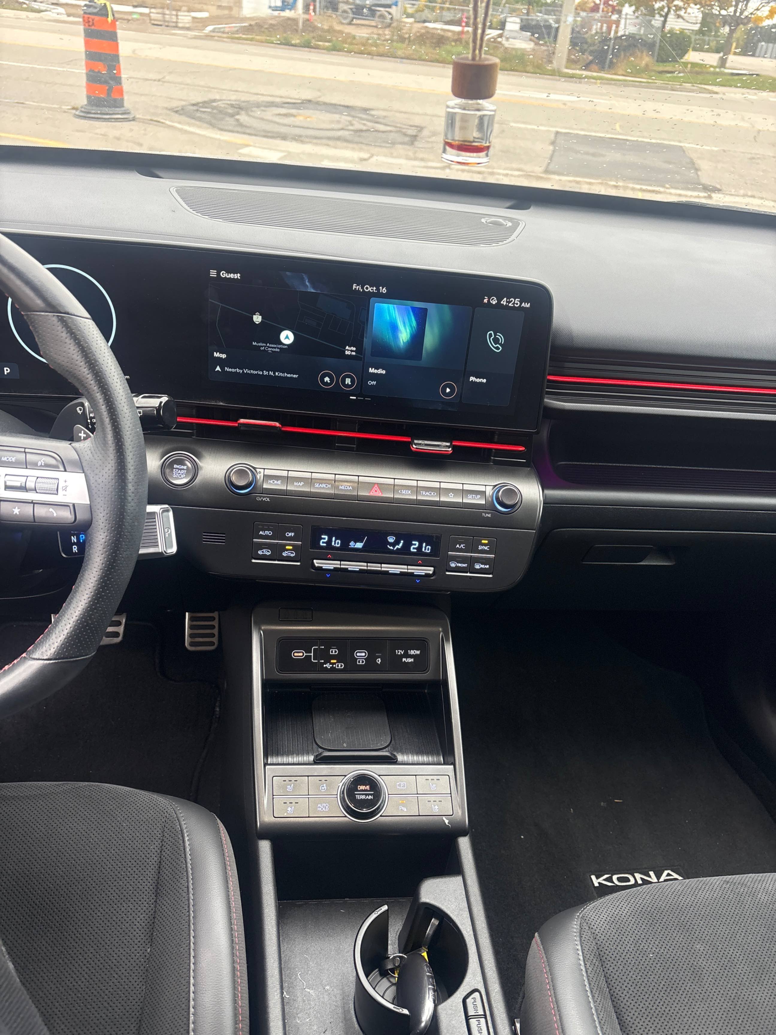 Снимка 9 от търг – 2025 HYUNDAI KONA N LINE ULTIMATE с VIN KM8HECA37SU213680