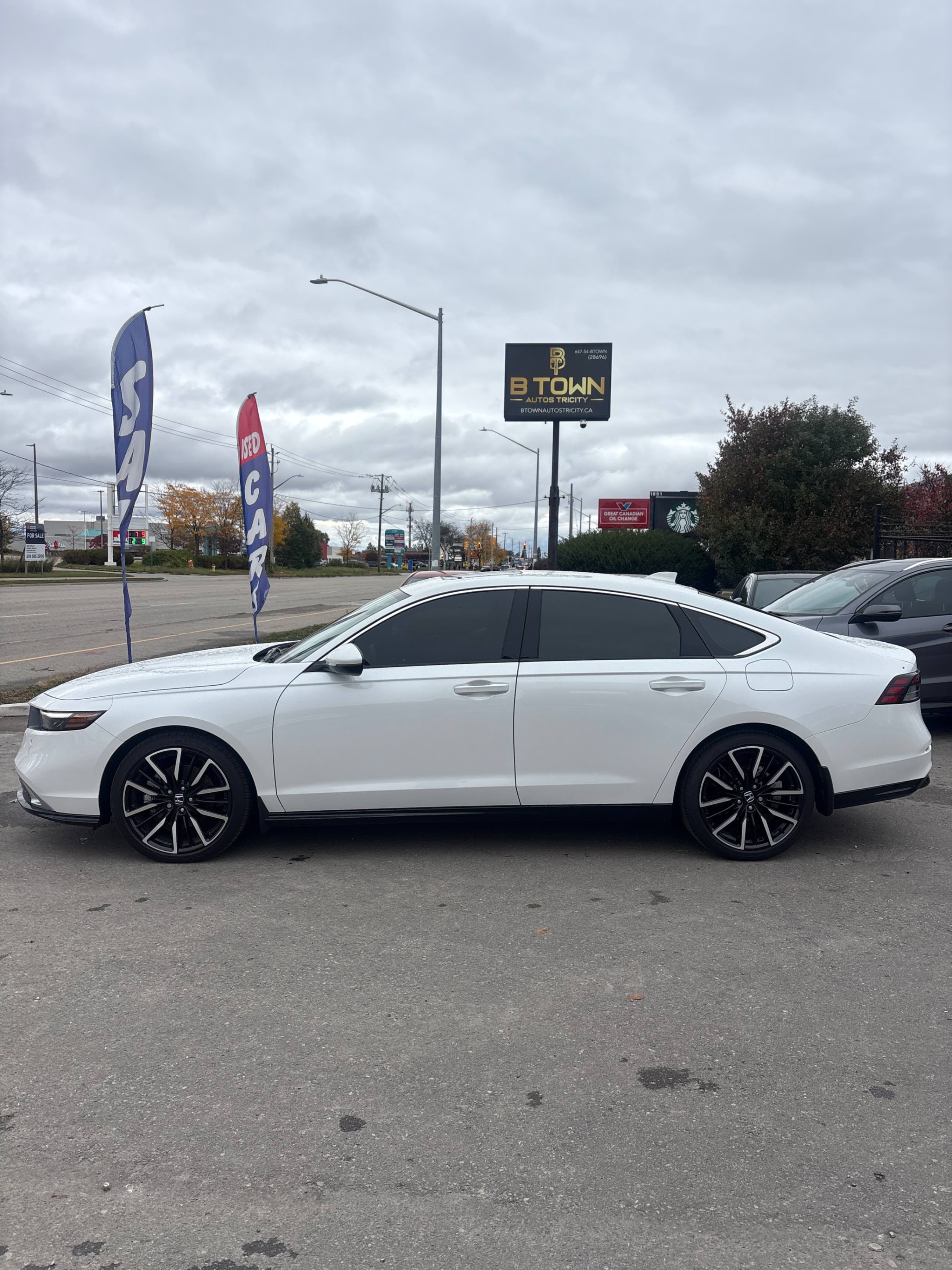 Снимка 2 от търг – 2025 HONDA ACCORD HYBRID TOURING с VIN 1HGCY2F81SA801386