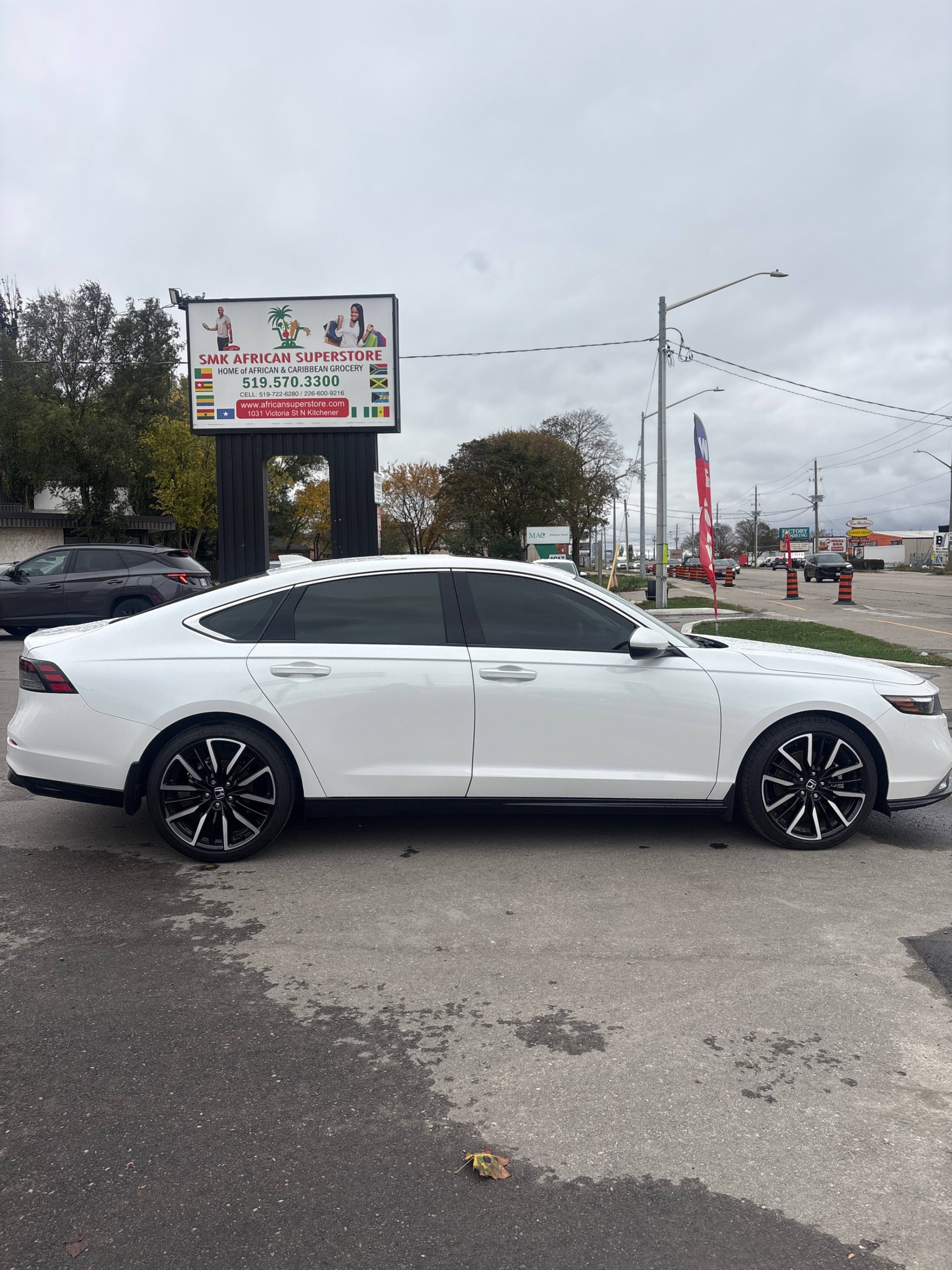 Снимка 3 от търг – 2025 HONDA ACCORD HYBRID TOURING с VIN 1HGCY2F81SA801386