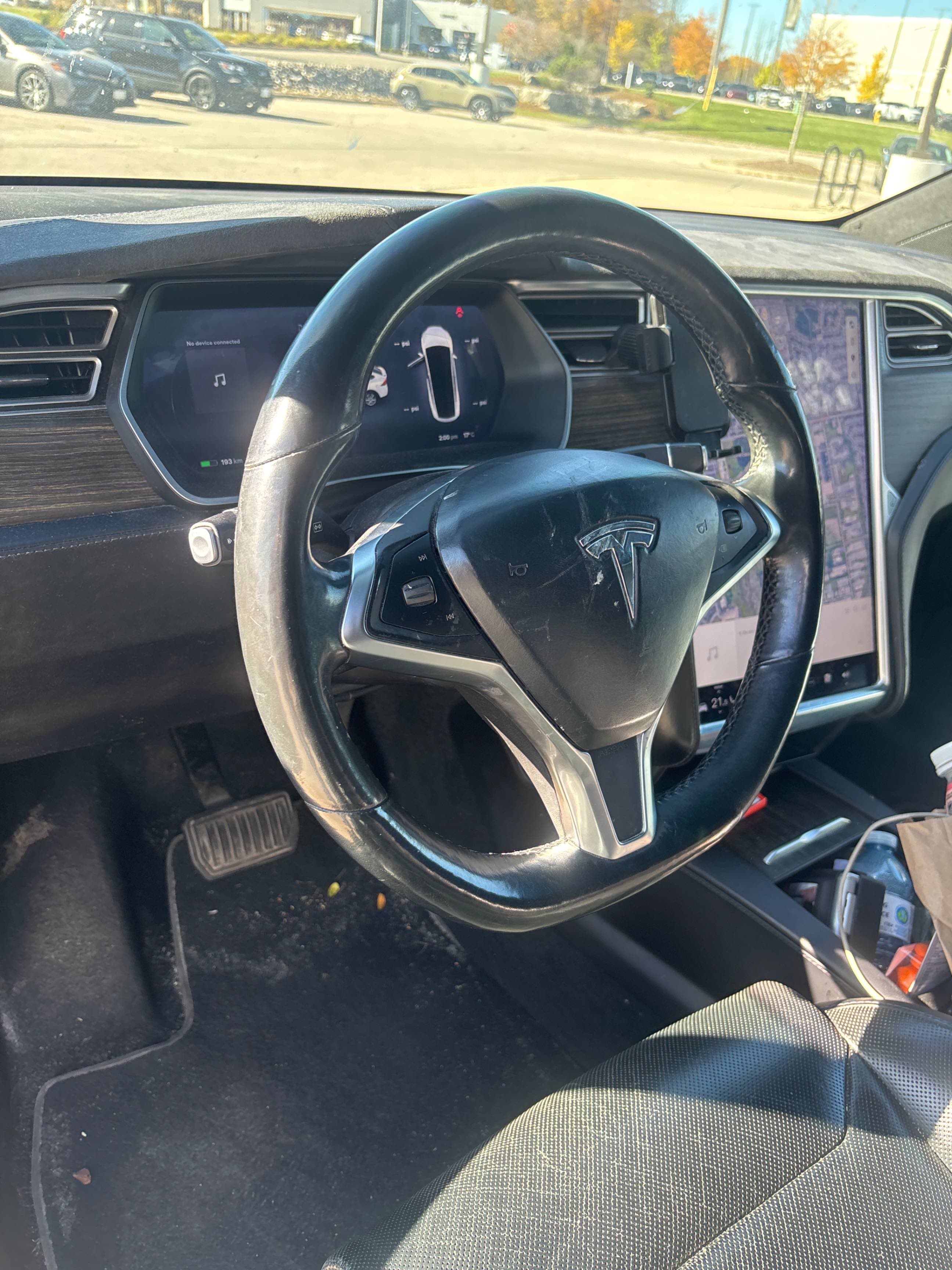 Photo 5 from auction – 2016 TESLA MODEL X 90D with VIN 5YJXCAE21GF012370