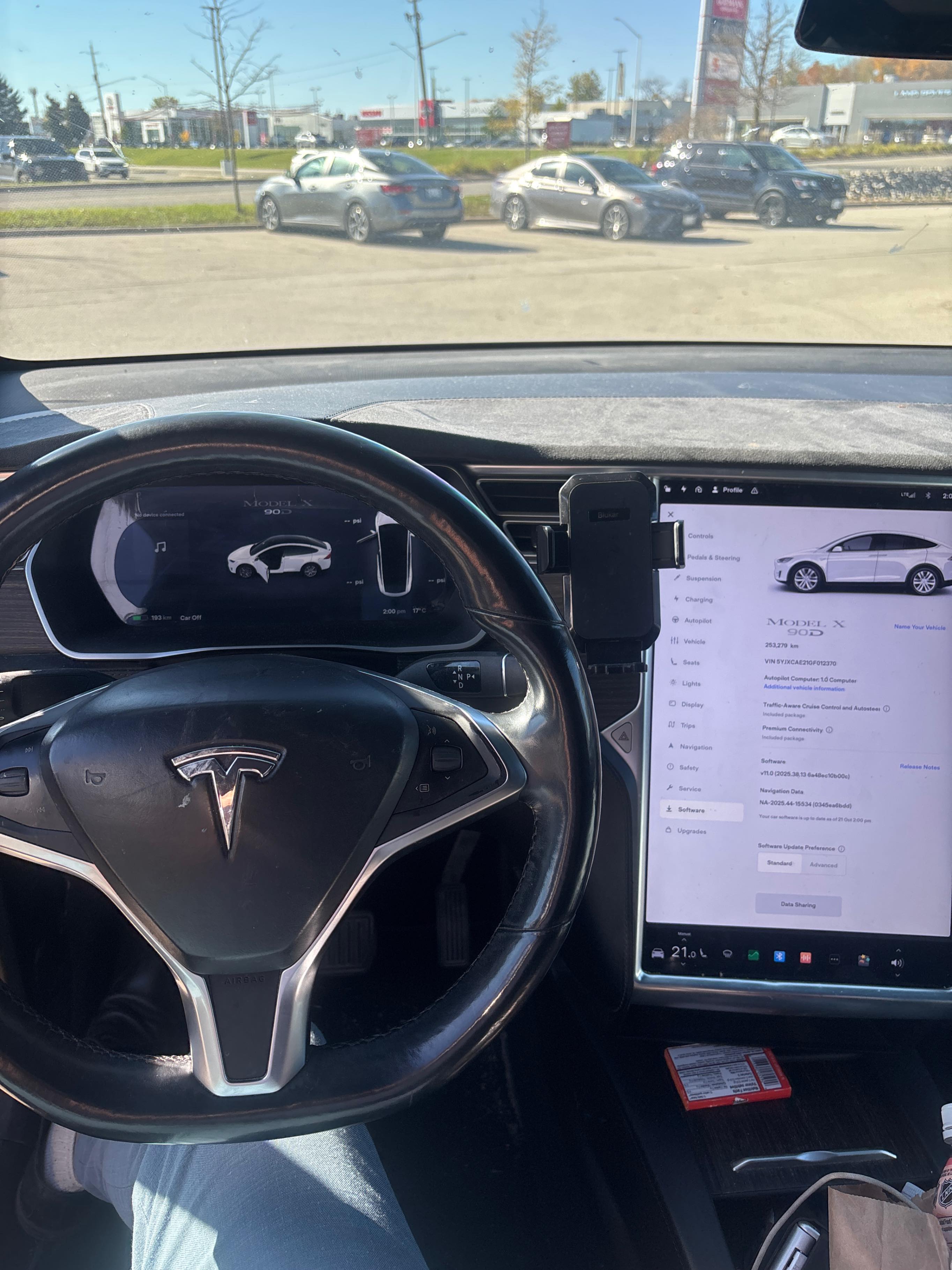 Photo 8 from auction – 2016 TESLA MODEL X 90D with VIN 5YJXCAE21GF012370