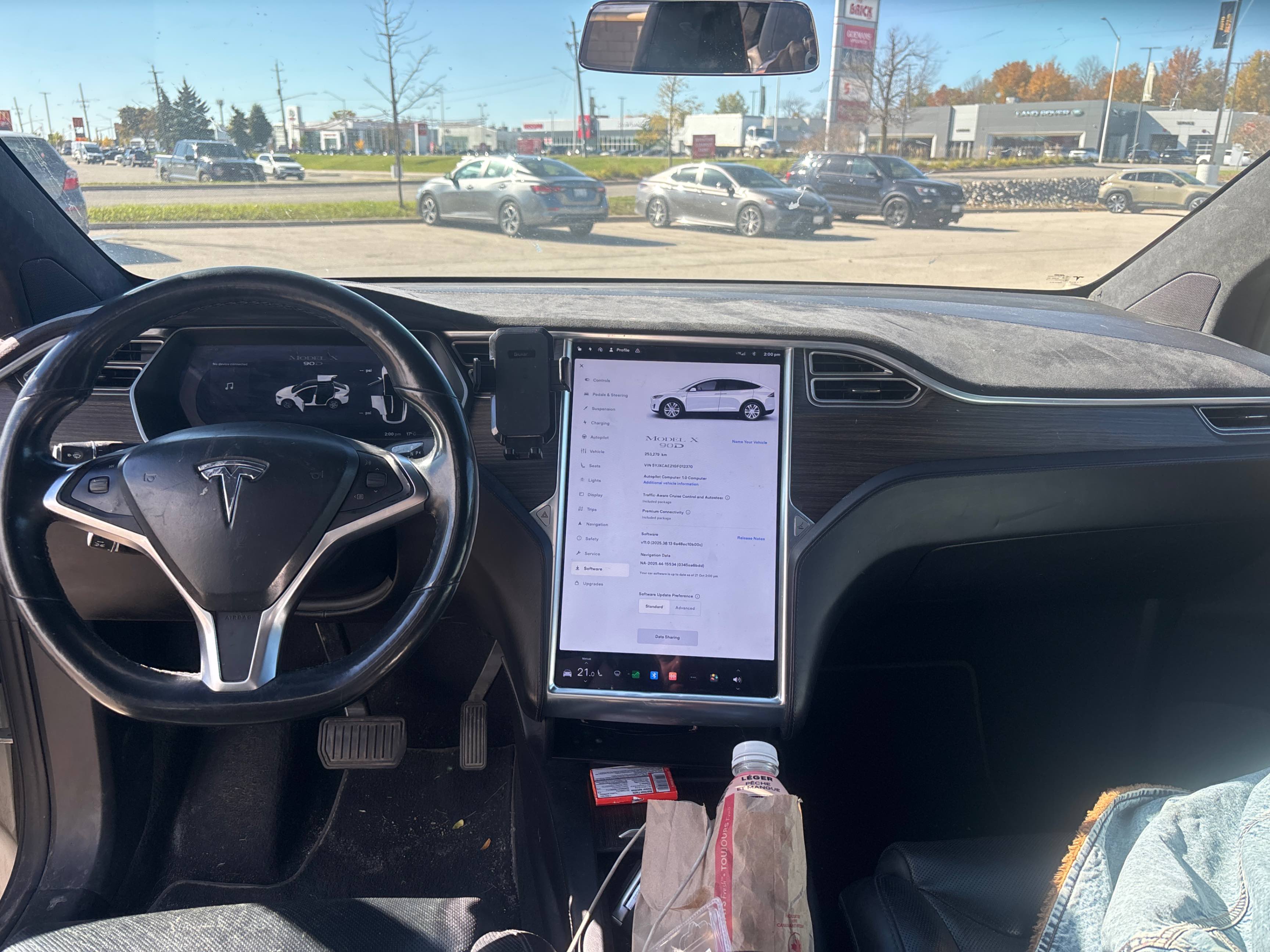 Photo 9 from auction – 2016 TESLA MODEL X 90D with VIN 5YJXCAE21GF012370