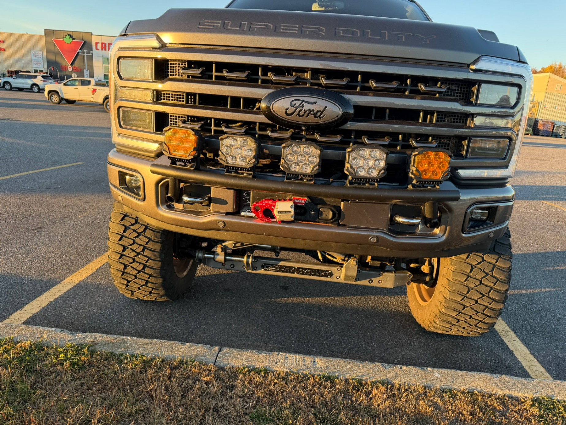 Снимка 6 от търг – 2023 FORD SUPER DUTY F-350 SRW 4WD CREW CAB BOX с VIN 1FT8W3BM4PEC75094