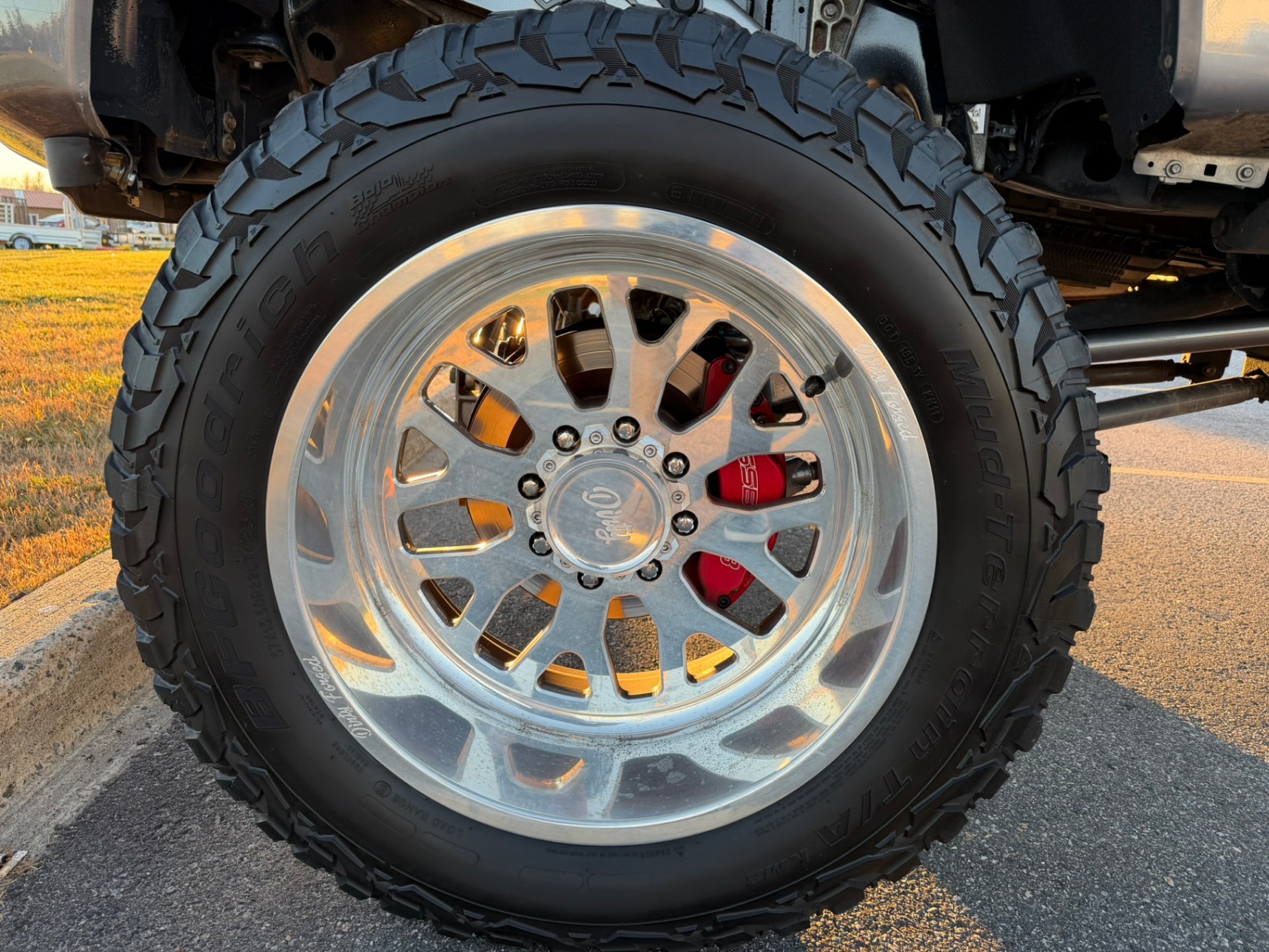 Снимка 7 от търг – 2023 FORD SUPER DUTY F-350 SRW 4WD CREW CAB BOX с VIN 1FT8W3BM4PEC75094