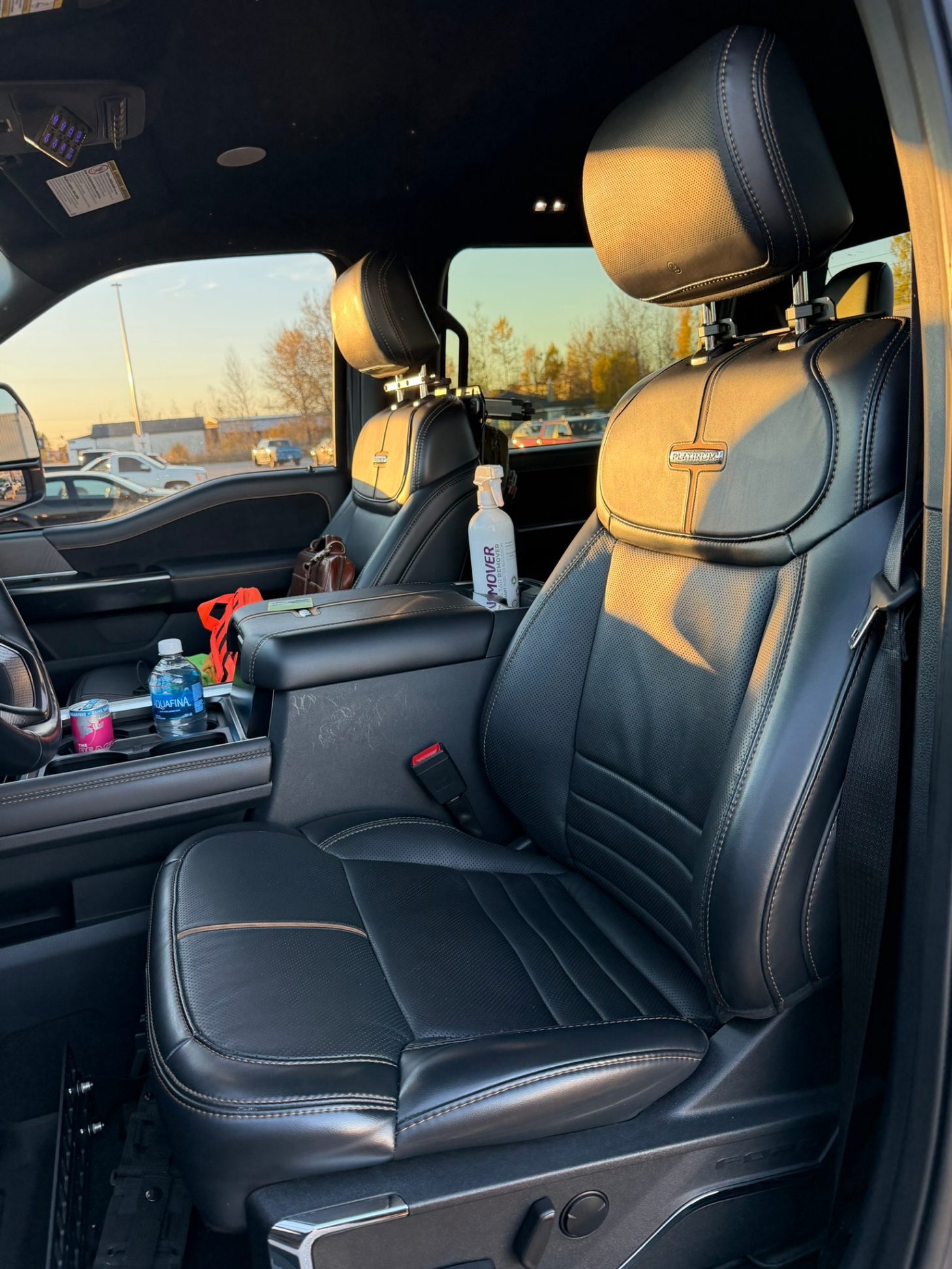 Снимка 9 от търг – 2023 FORD SUPER DUTY F-350 SRW 4WD CREW CAB BOX с VIN 1FT8W3BM4PEC75094