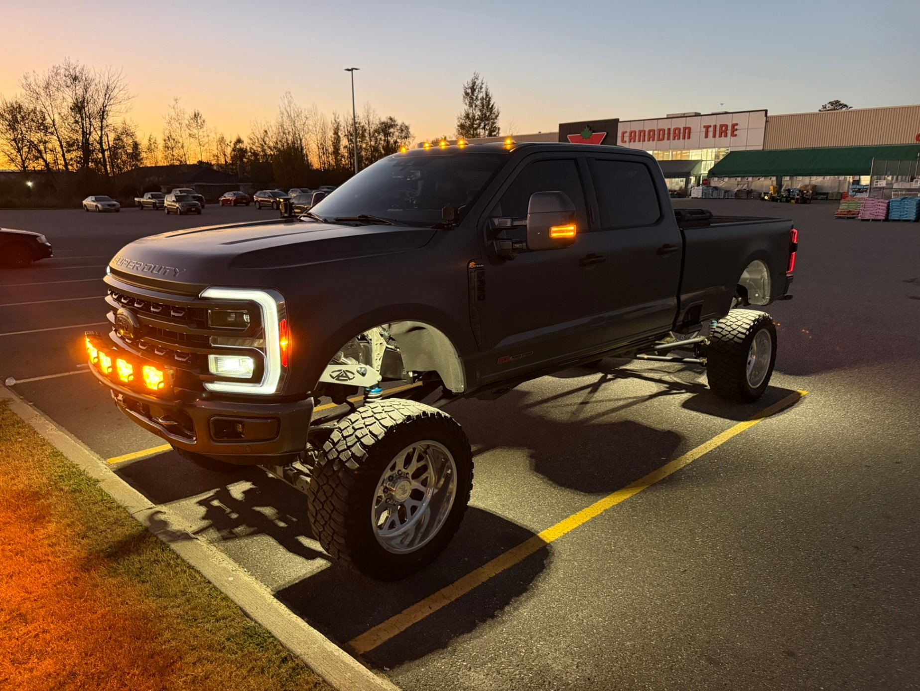 Снимка 12 от търг – 2023 FORD SUPER DUTY F-350 SRW 4WD CREW CAB BOX с VIN 1FT8W3BM4PEC75094