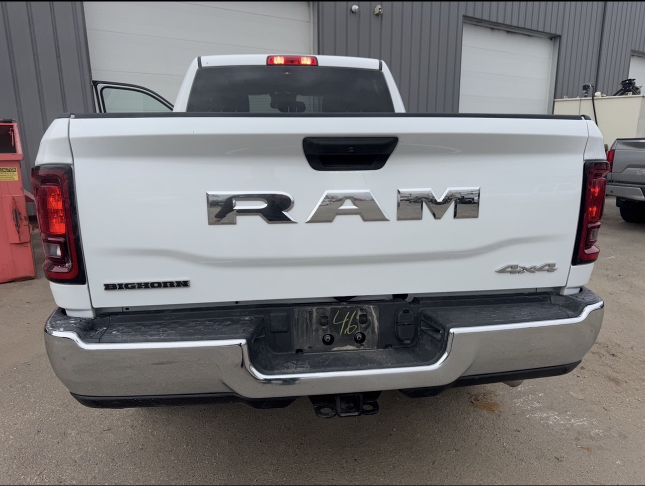 Снимка 4 от търг – 2026 RAM 3500 BIG HORN с VIN 3C63R3DJ5TG324141