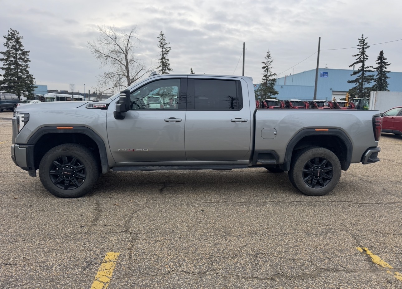 Снимка 2 от търг – 2026 GMC SIERRA 3500HD AT4 с VIN 1GT4UVEYXTF263700