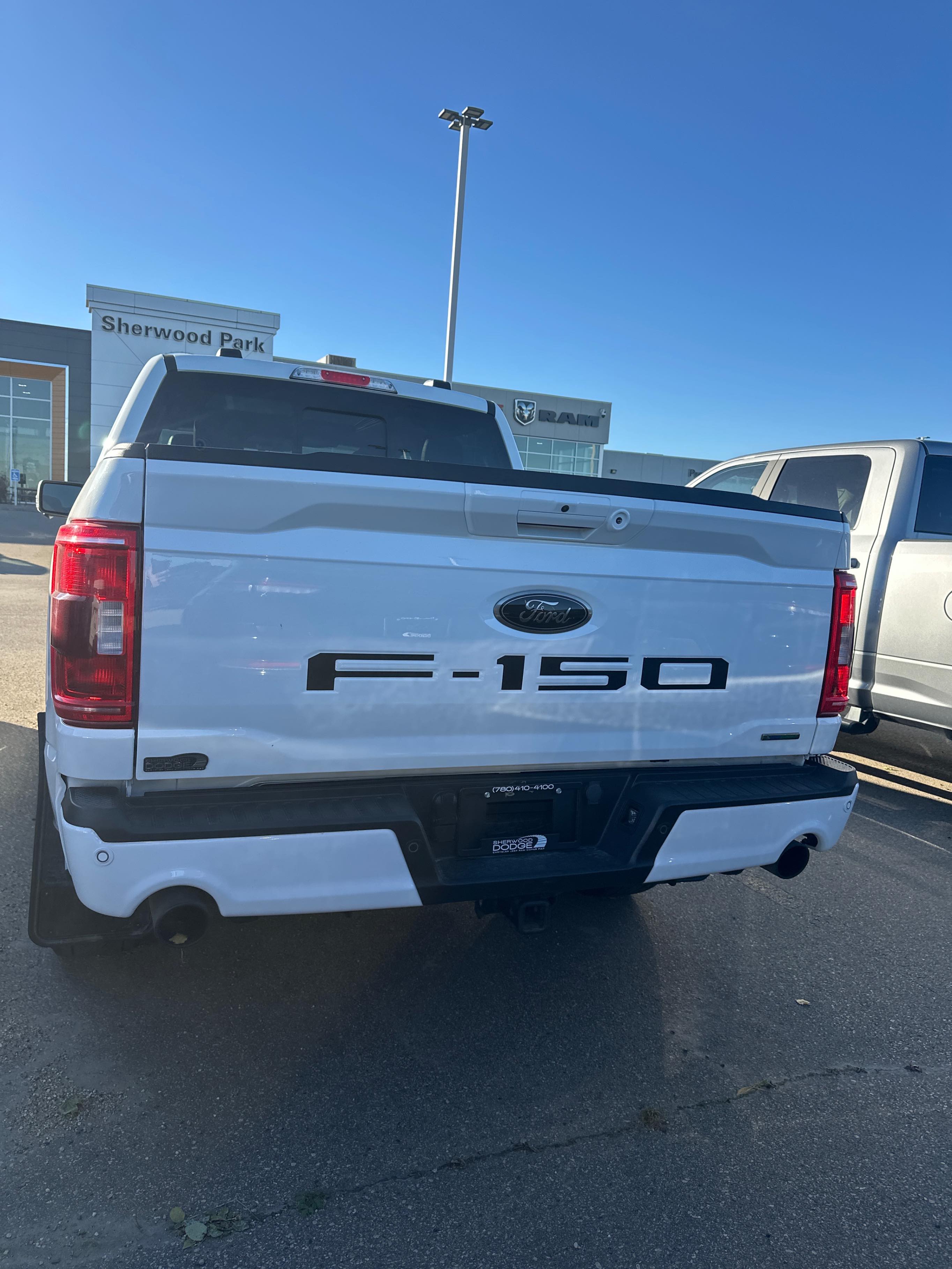 Снимка 4 от търг – 2023 FORD F-150 4WD SUPERCREW BOX с VIN 1FTEW1EP4PFD00342