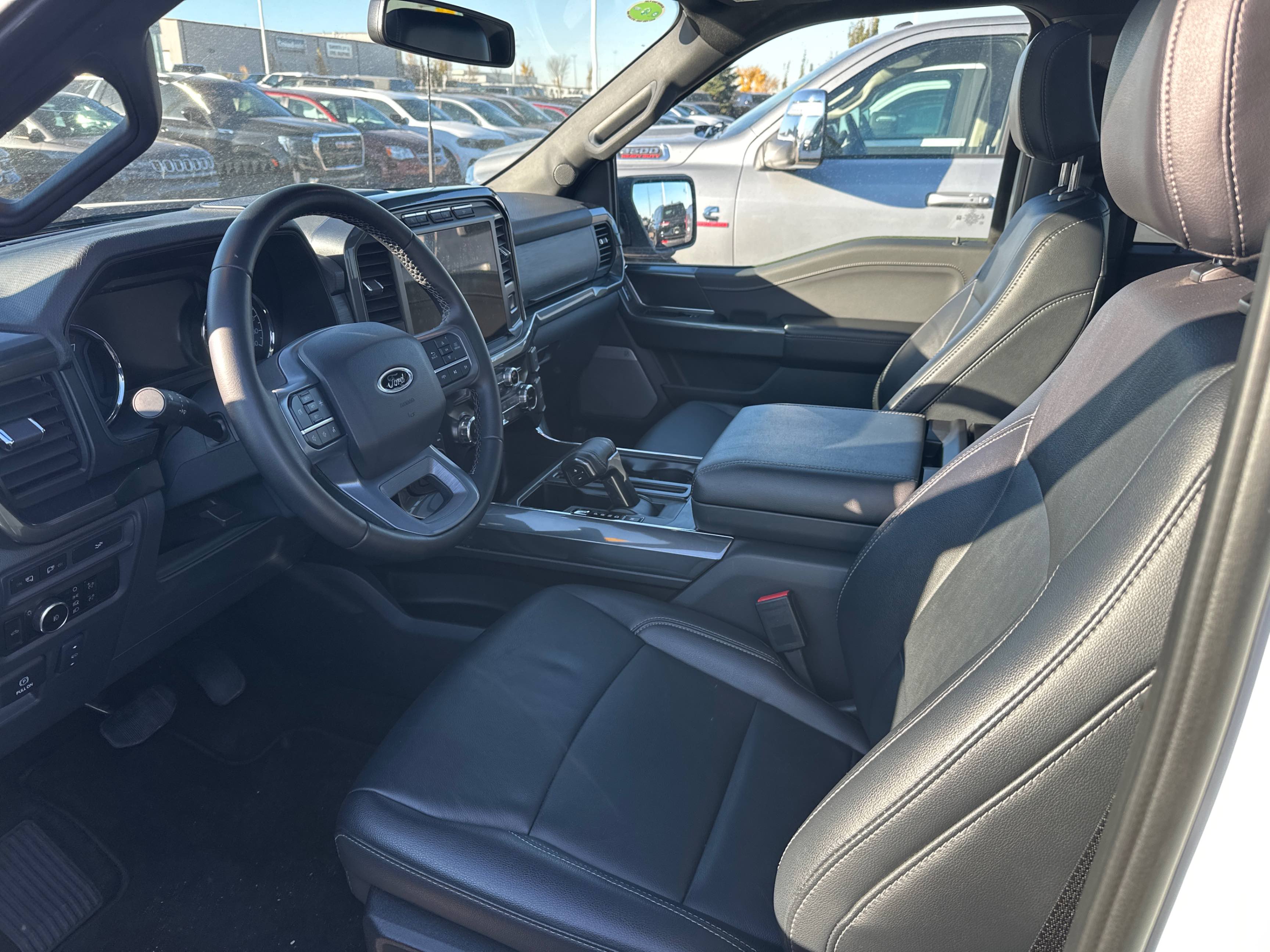 Снимка 5 от търг – 2023 FORD F-150 4WD SUPERCREW BOX с VIN 1FTEW1EP4PFD00342