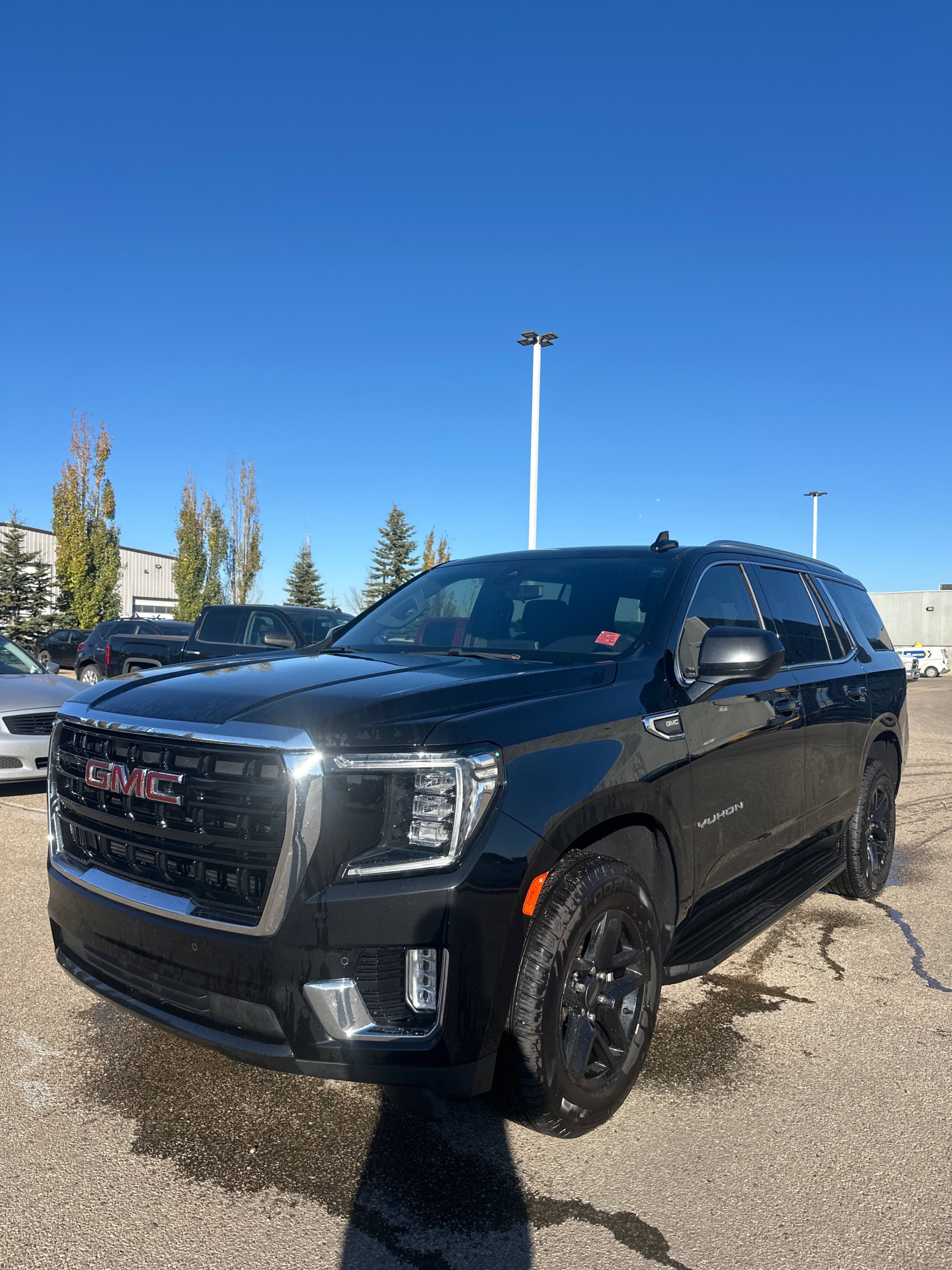 GMC YUKON SLE 2021 с VIN 1GKS2AKD4MR243342 - Снимка от търг