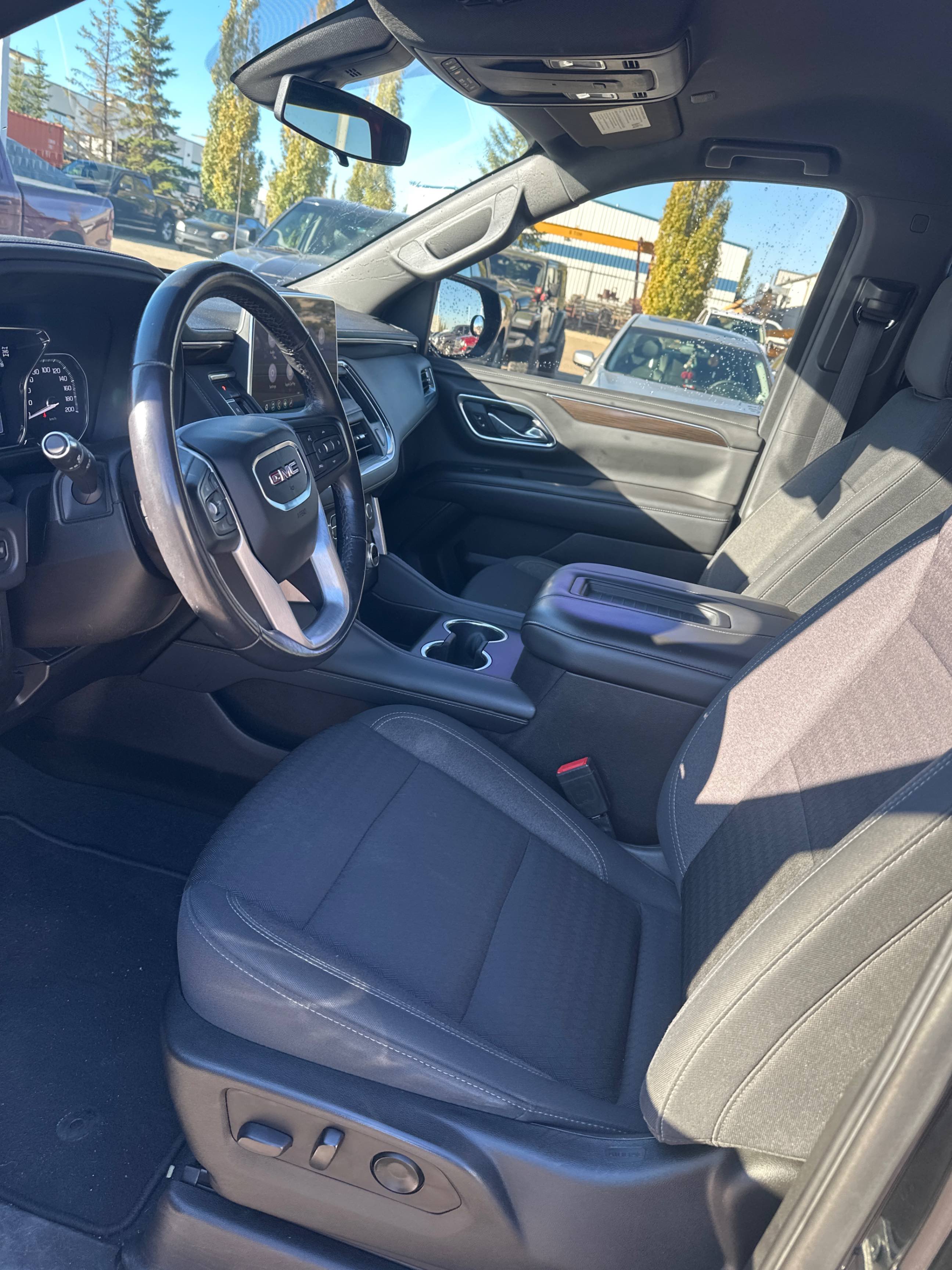 Снимка 5 от търг – 2021 GMC YUKON SLE с VIN 1GKS2AKD4MR243342