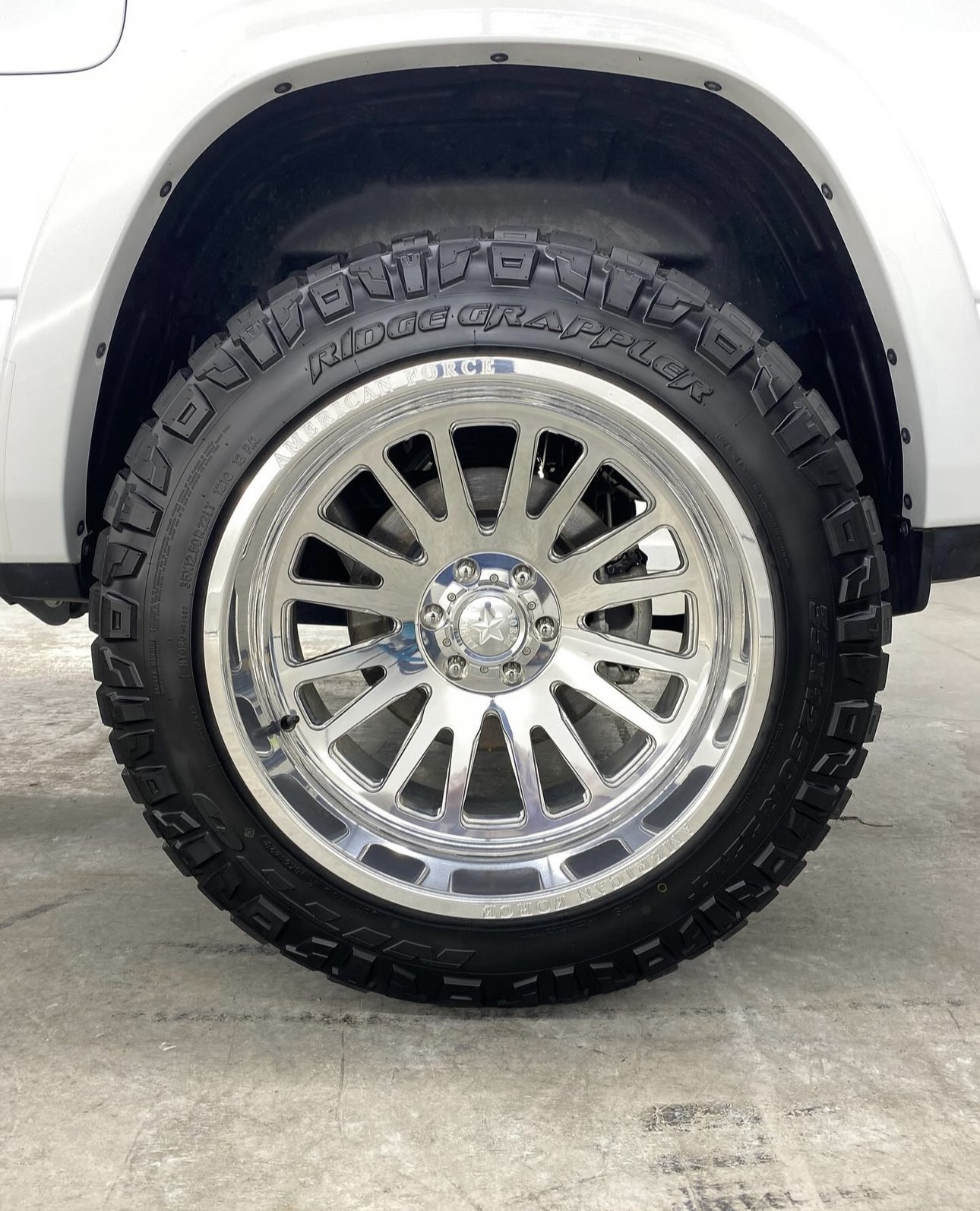 Photo 7 from auction – 2022 RAM 1500 LIMITED with VIN 1C6SRFHTXNN163840