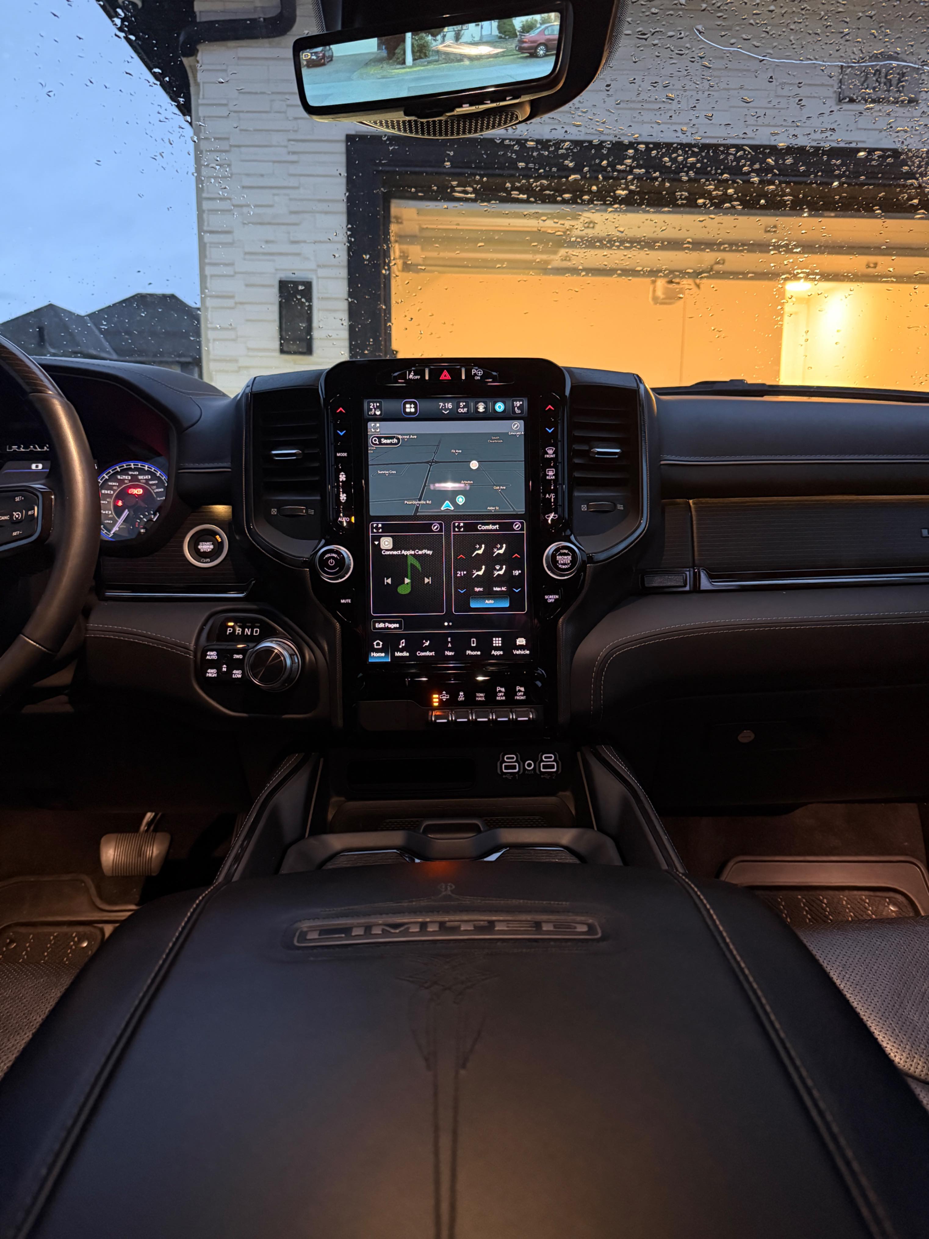 Photo 5 from auction – 2022 RAM 1500 LIMITED with VIN 1C6SRFHTXNN163840