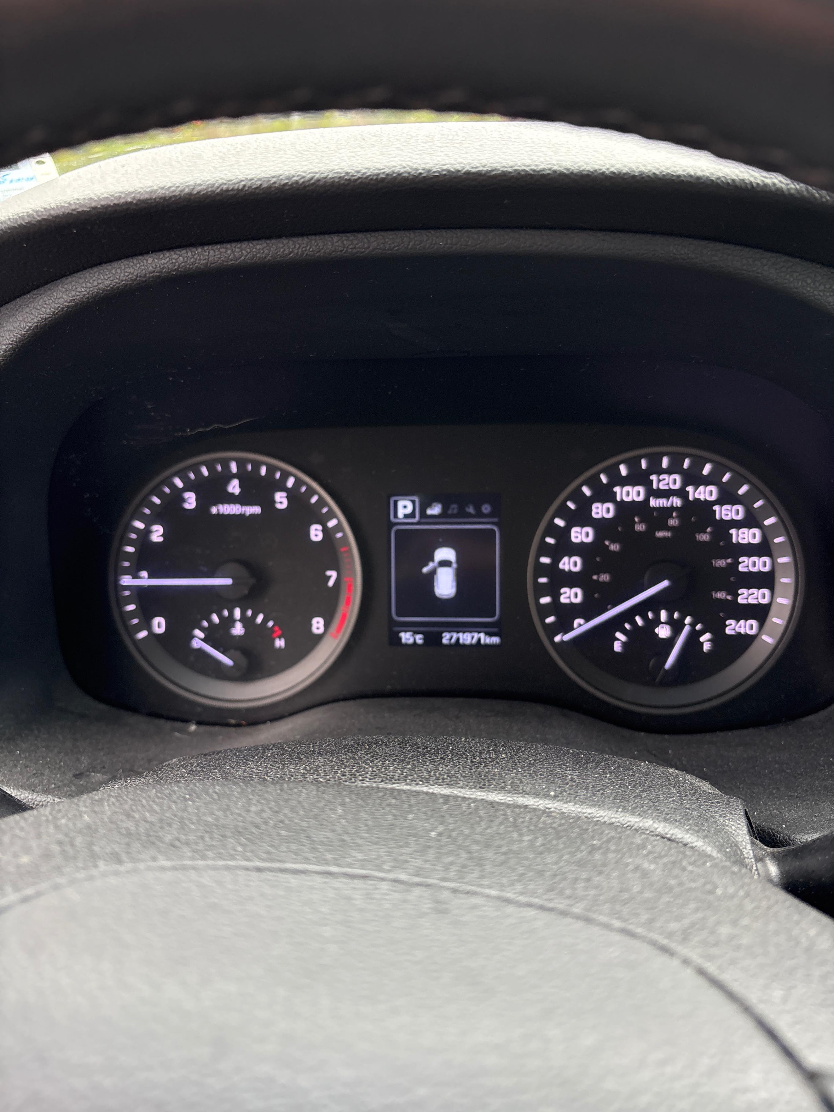 Photo 12 from auction – 2017 HYUNDAI TUCSON SE with VIN KM8J3CA47HU316784