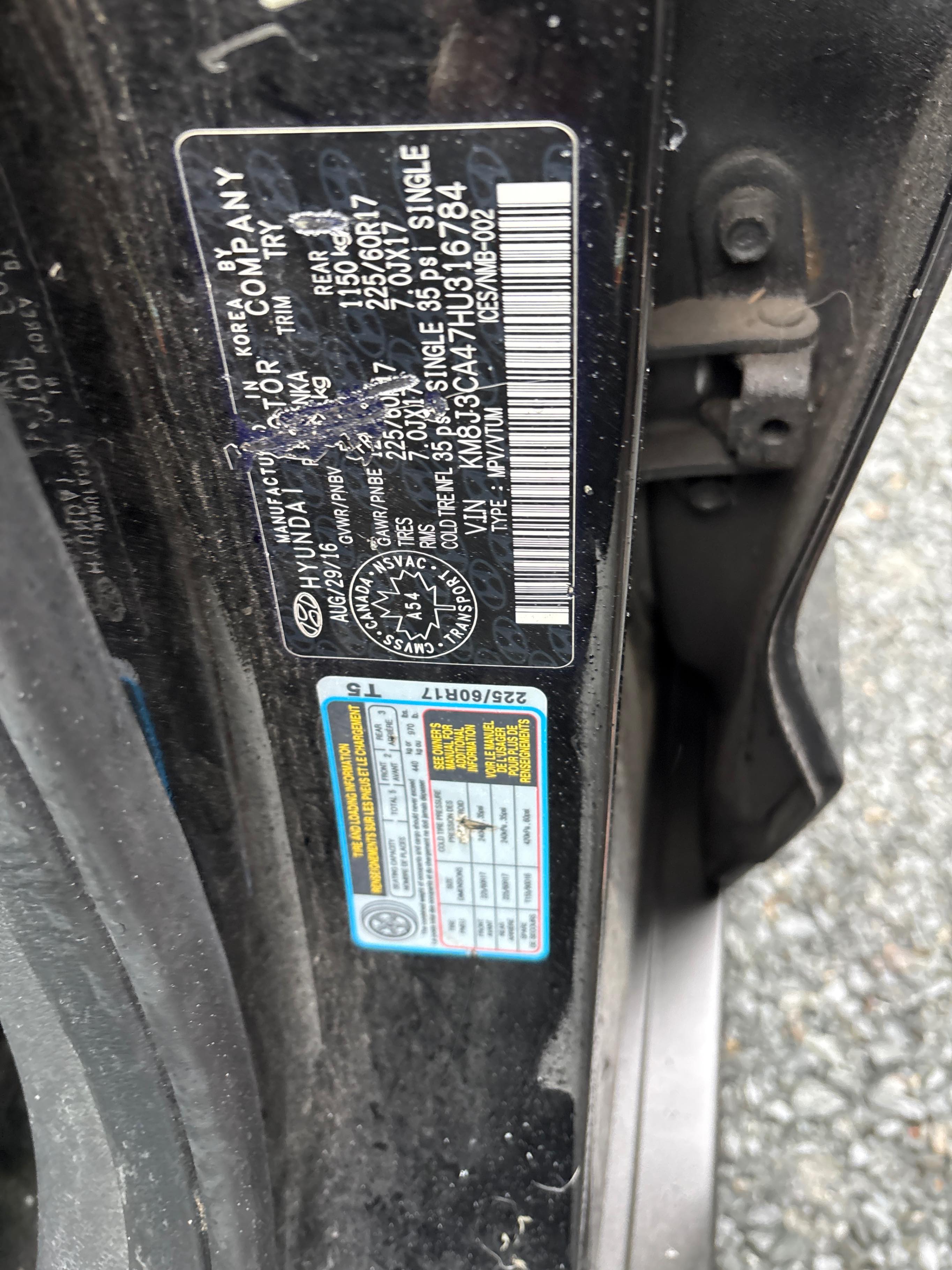 Photo 15 from auction – 2017 HYUNDAI TUCSON SE with VIN KM8J3CA47HU316784