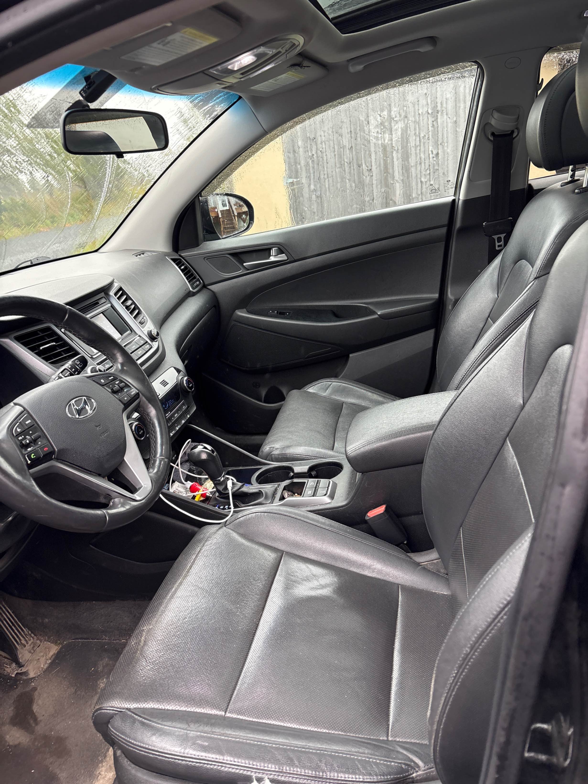 Photo 7 from auction – 2017 HYUNDAI TUCSON SE with VIN KM8J3CA47HU316784