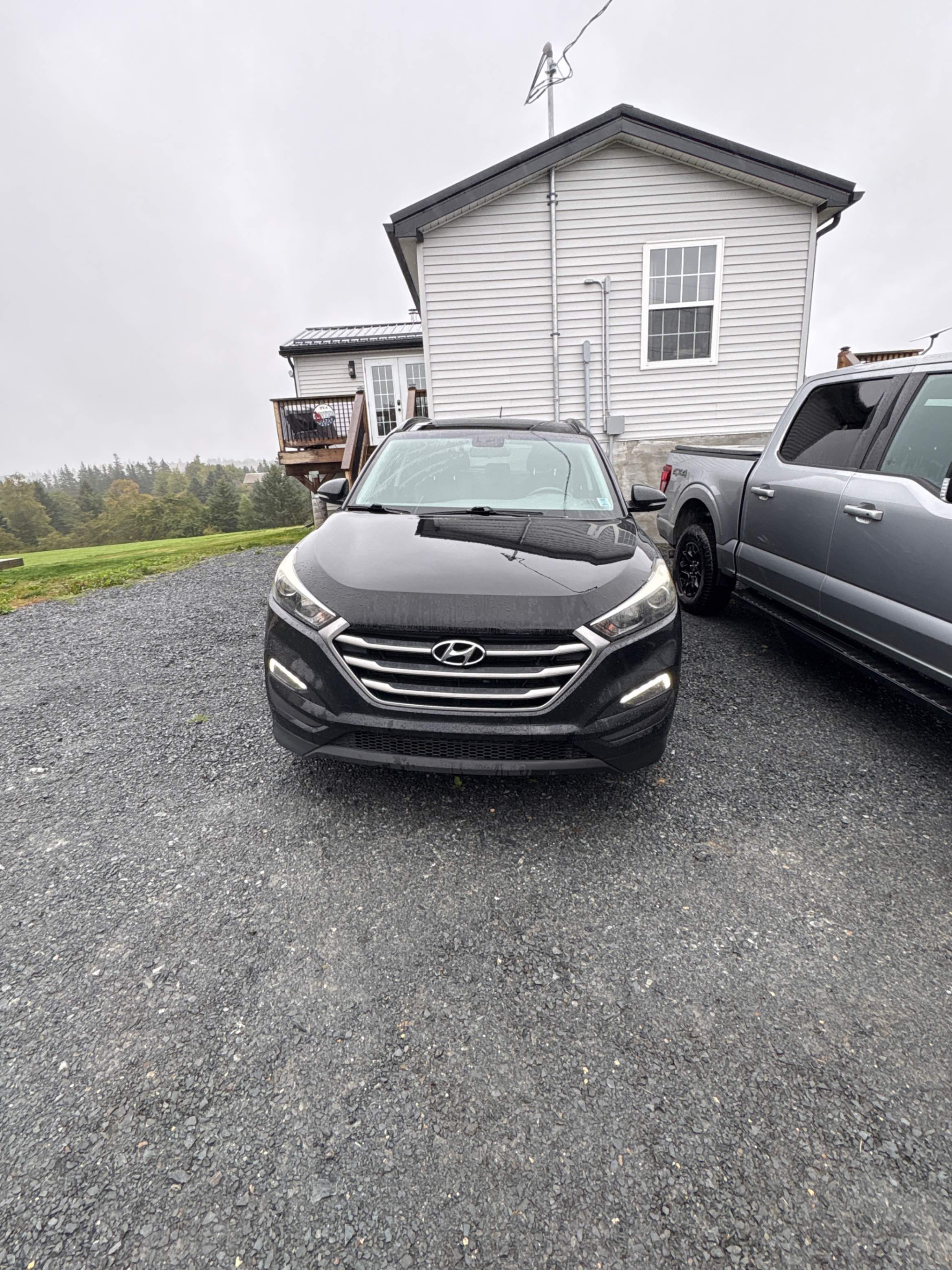 Photo 9 from auction – 2017 HYUNDAI TUCSON SE with VIN KM8J3CA47HU316784