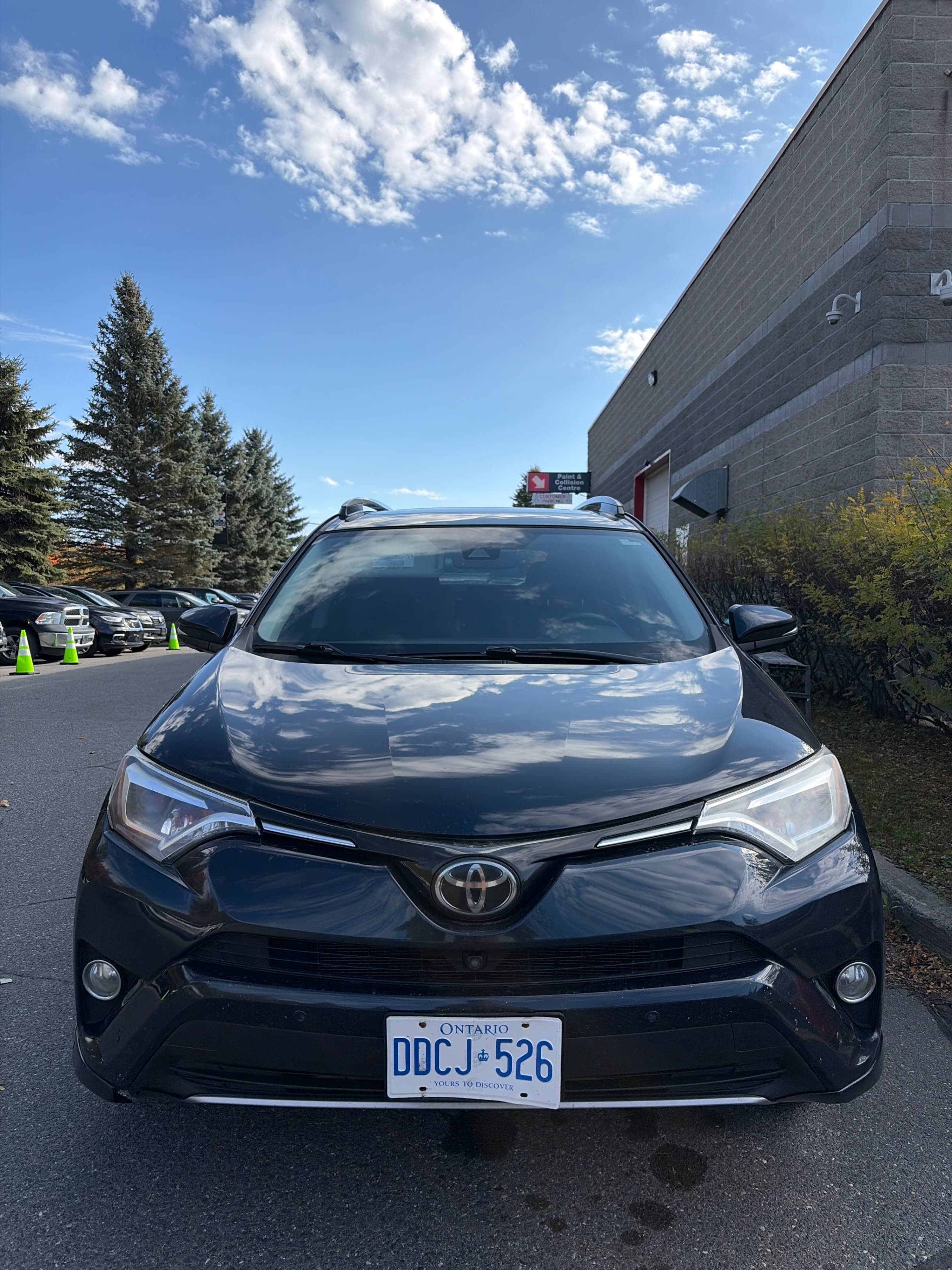 Photo 6 from auction – 2017 TOYOTA RAV4 LIMITED with VIN 2T3DFREVXHW543064