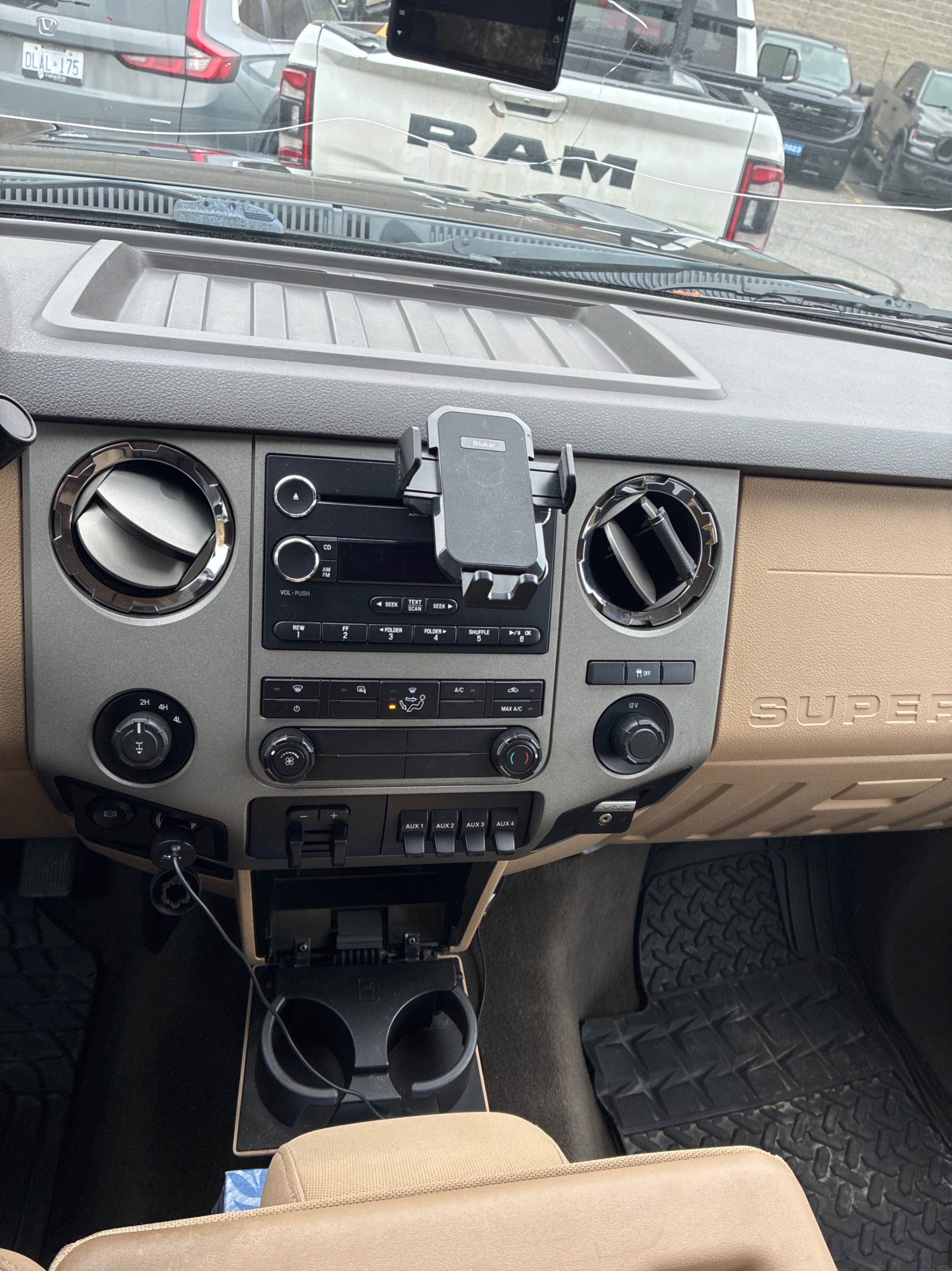 Снимка 9 от търг – 2016 FORD SUPER DUTY F-250 SRW 4WD CREW CAB с VIN 1FT7W2BT2GEA67969