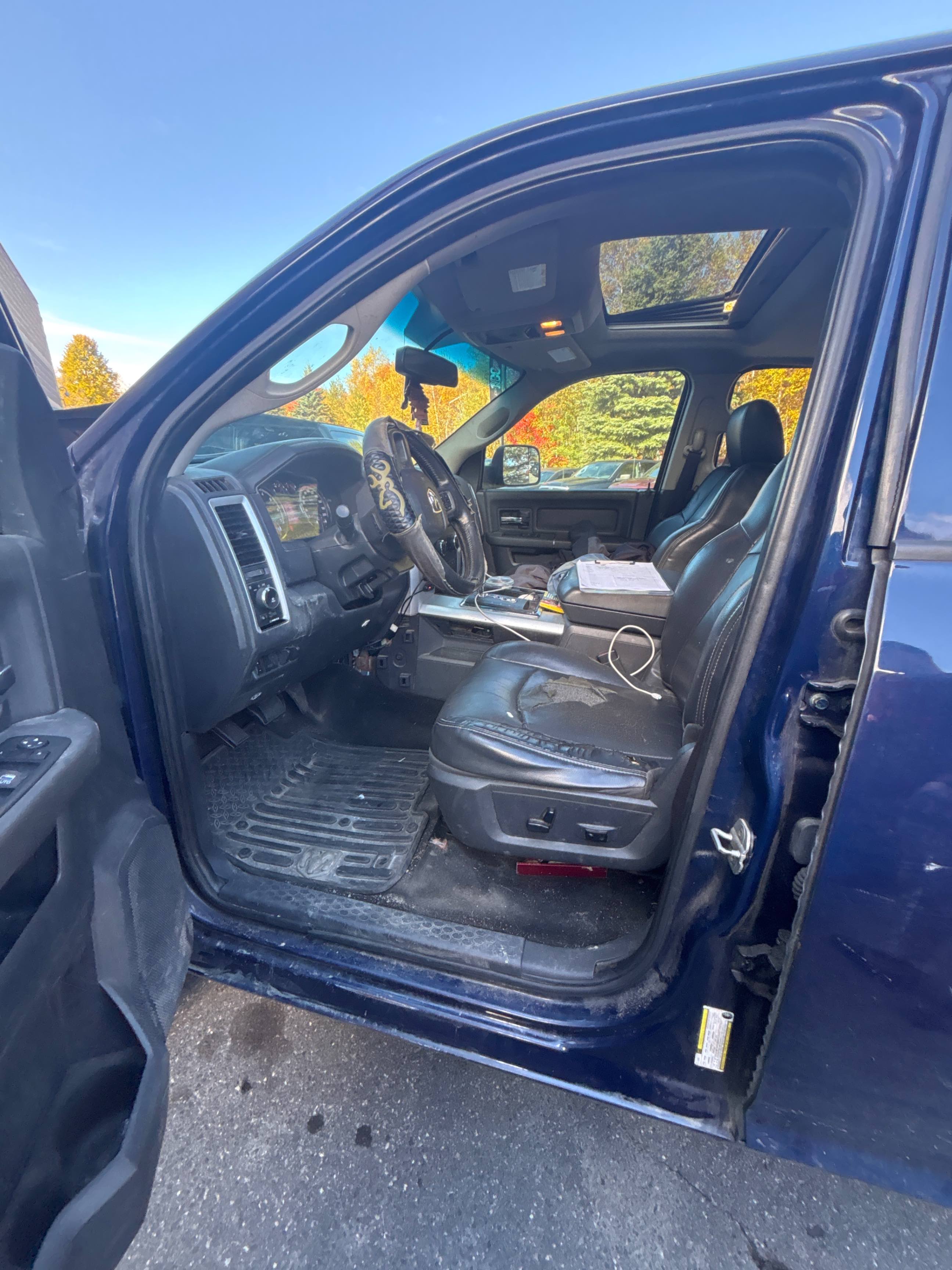 Photo 5 from auction – 2012 RAM 1500 SPORT with VIN 1C6RD7MT1CS321912
