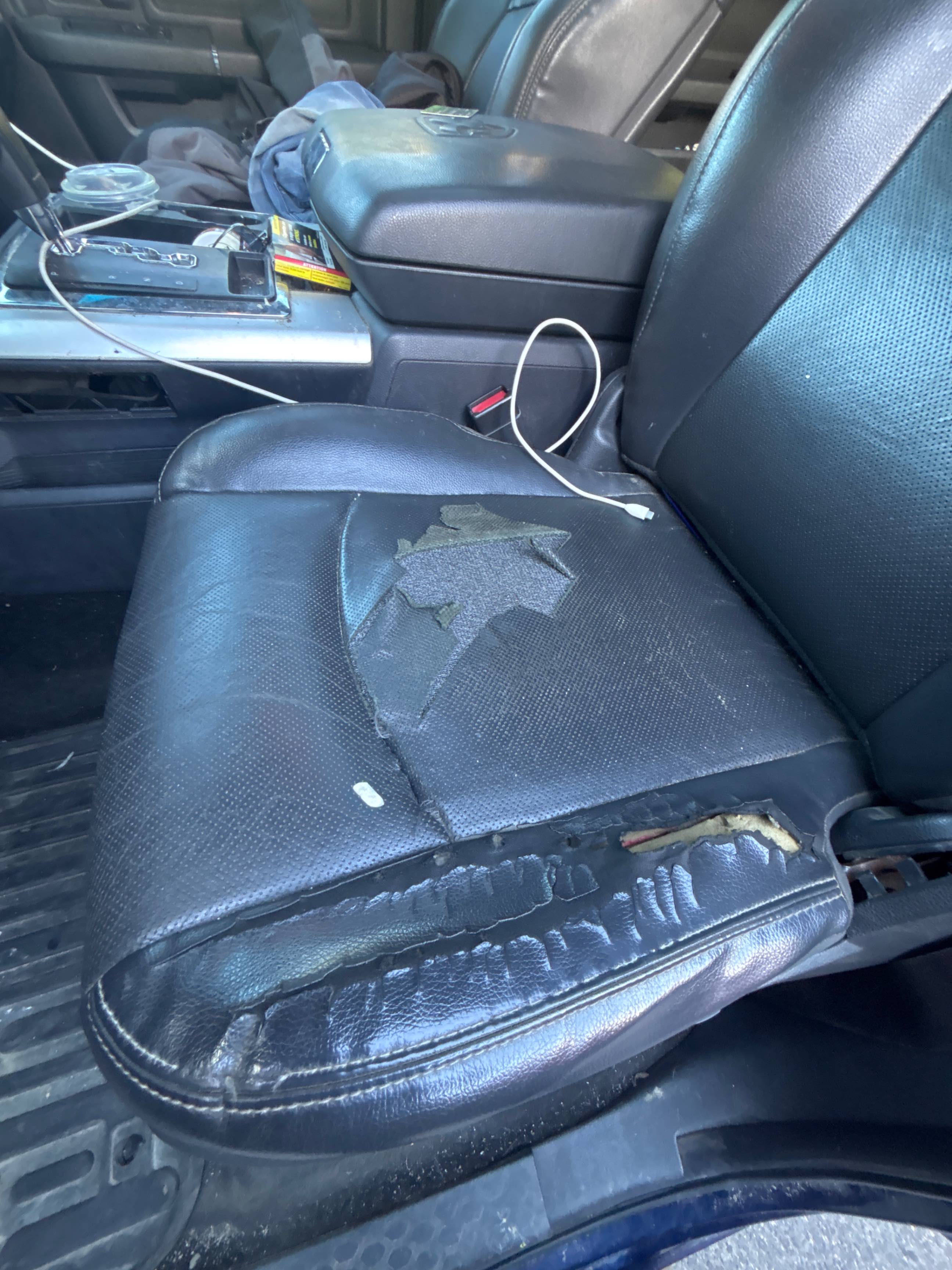 Photo 22 from auction – 2012 RAM 1500 SPORT with VIN 1C6RD7MT1CS321912