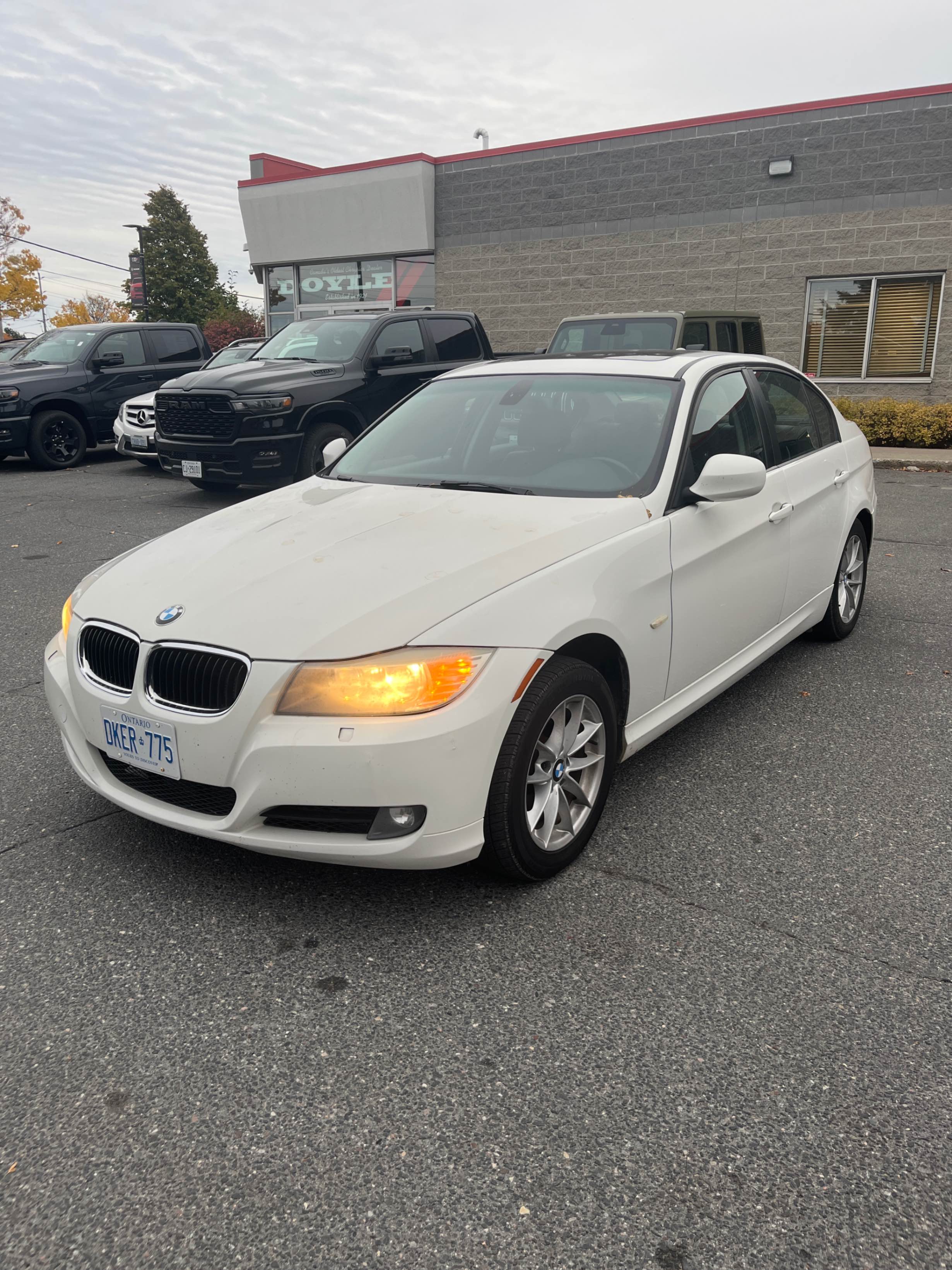 BMW 3 SERIES 323I 2011 с VIN WBAPG7G57BNN18596 - Снимка от търг