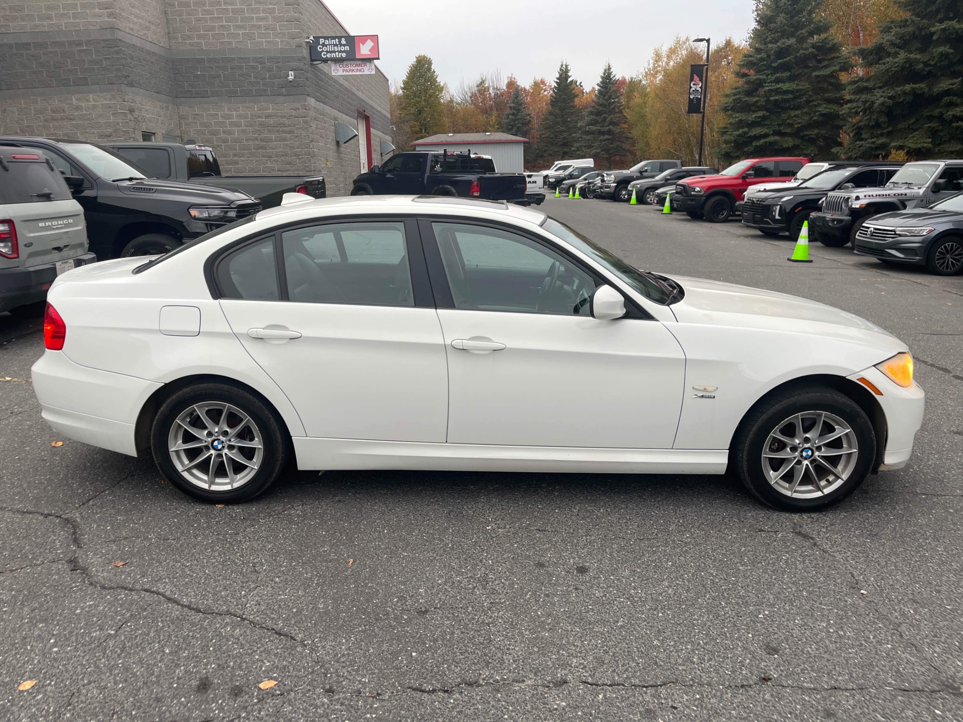 Снимка 3 от търг – 2011 BMW 3 SERIES 323I с VIN WBAPG7G57BNN18596