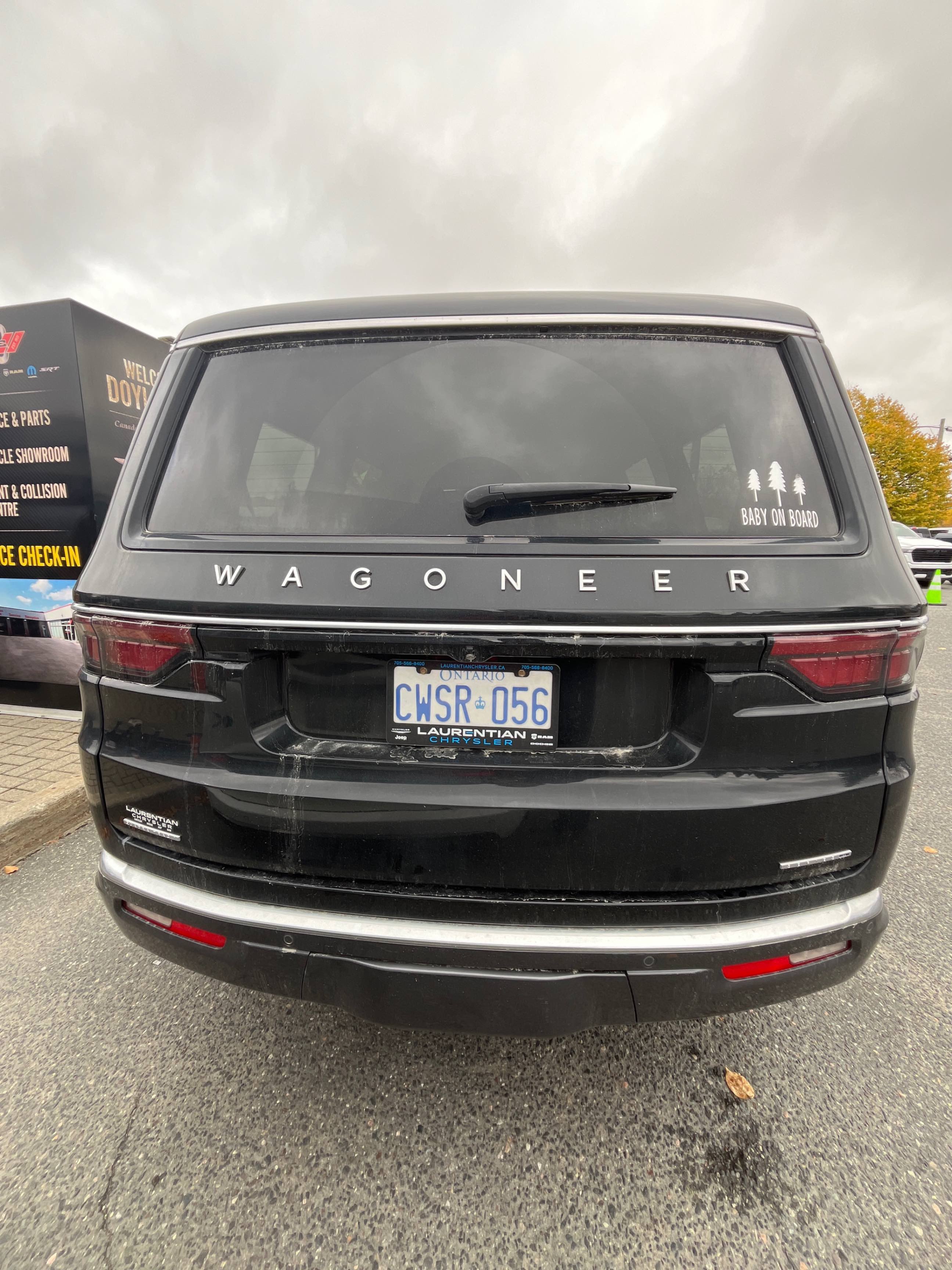 Снимка 4 от търг – 2022 JEEP WAGONEER SERIES II с VIN 1C4SJVBT1NS147157