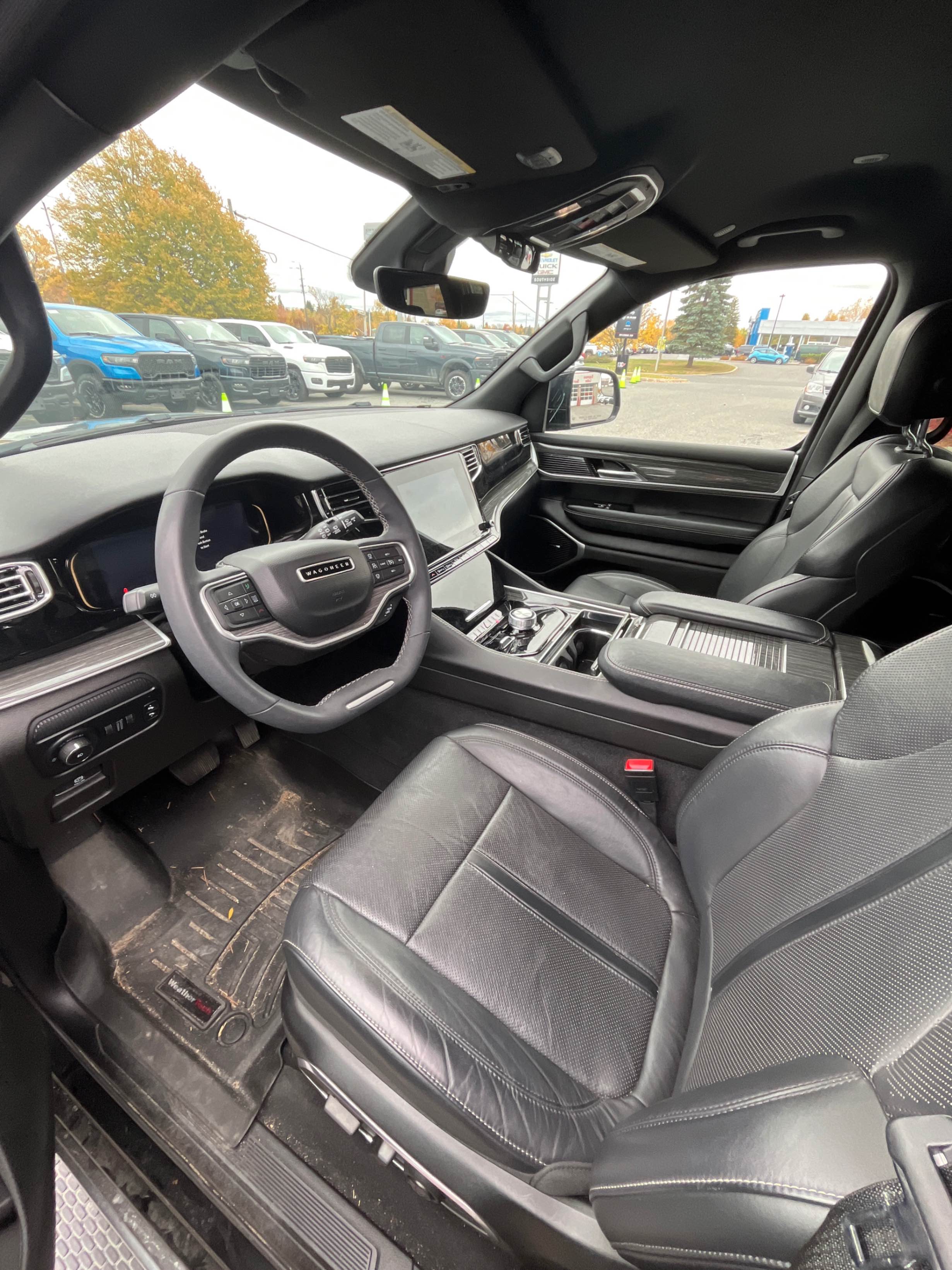 Снимка 5 от търг – 2022 JEEP WAGONEER SERIES II с VIN 1C4SJVBT1NS147157