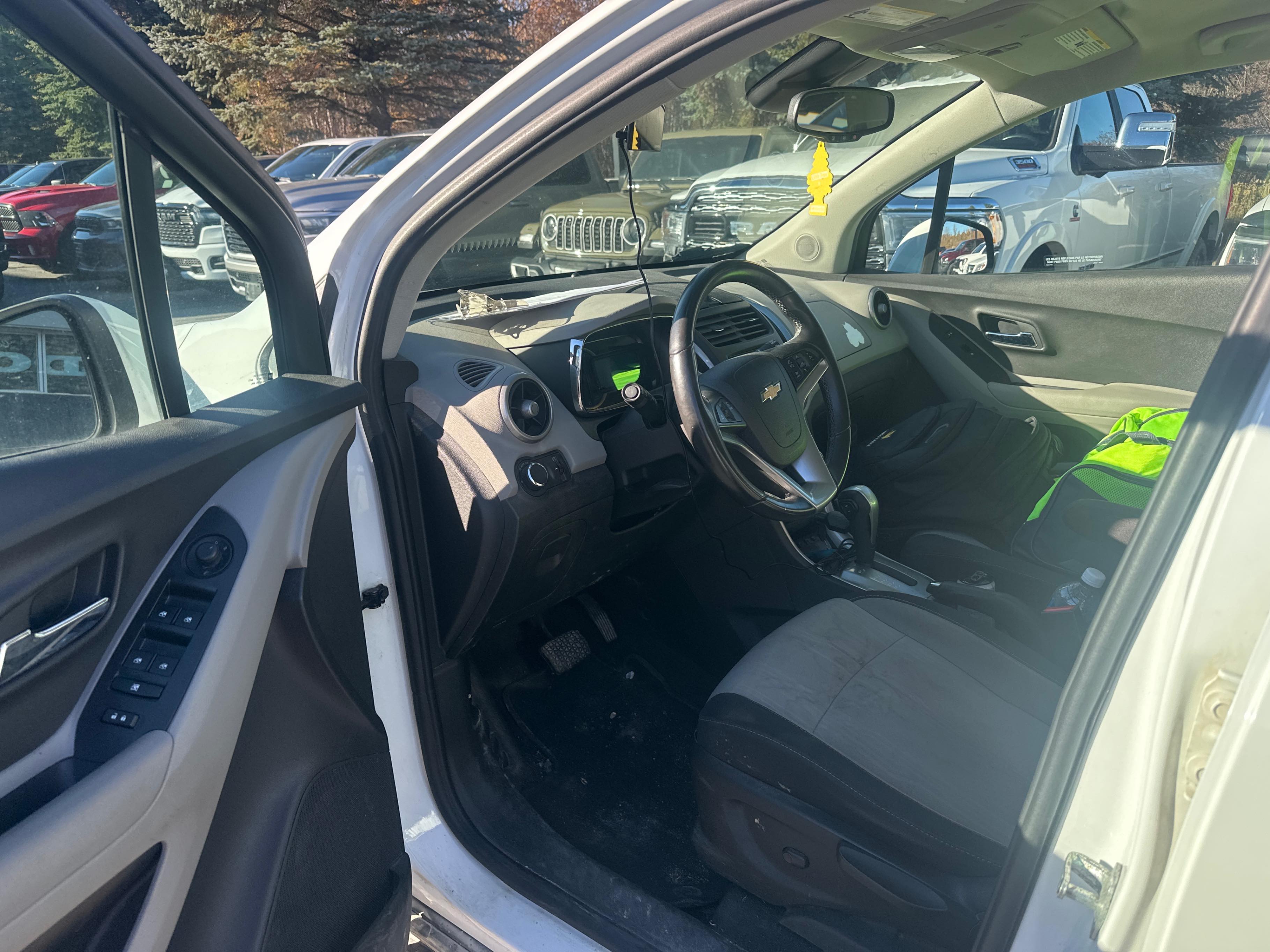 Снимка 5 от търг – 2016 CHEVROLET TRAX LT с VIN 3GNCJPSB5GL245575
