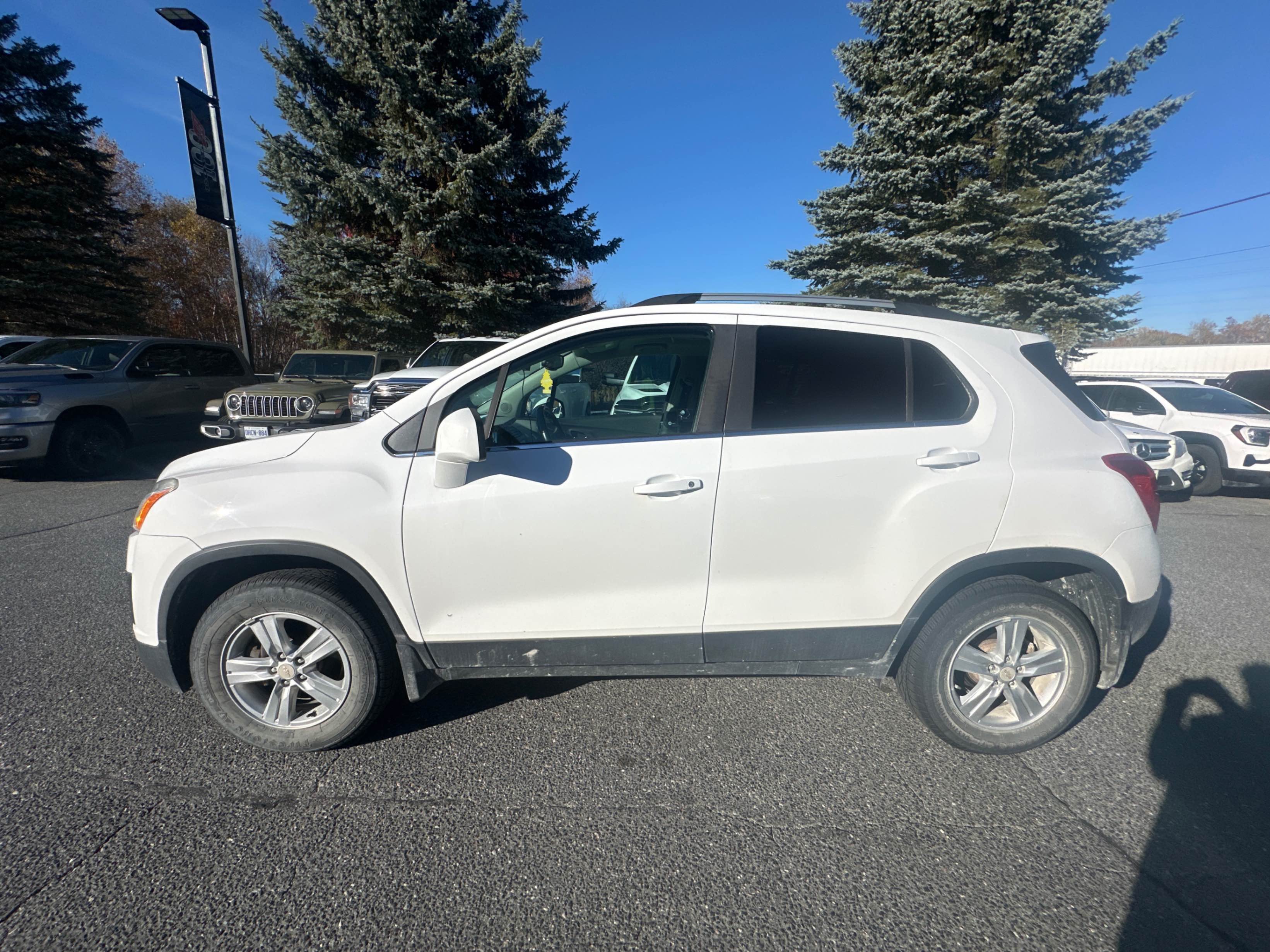 Снимка 2 от търг – 2016 CHEVROLET TRAX LT с VIN 3GNCJPSB5GL245575