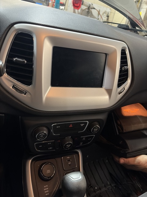 Снимка 9 от търг – 2019 JEEP COMPASS UPLAND EDITION с VIN 3C4NJDAB6KT800401