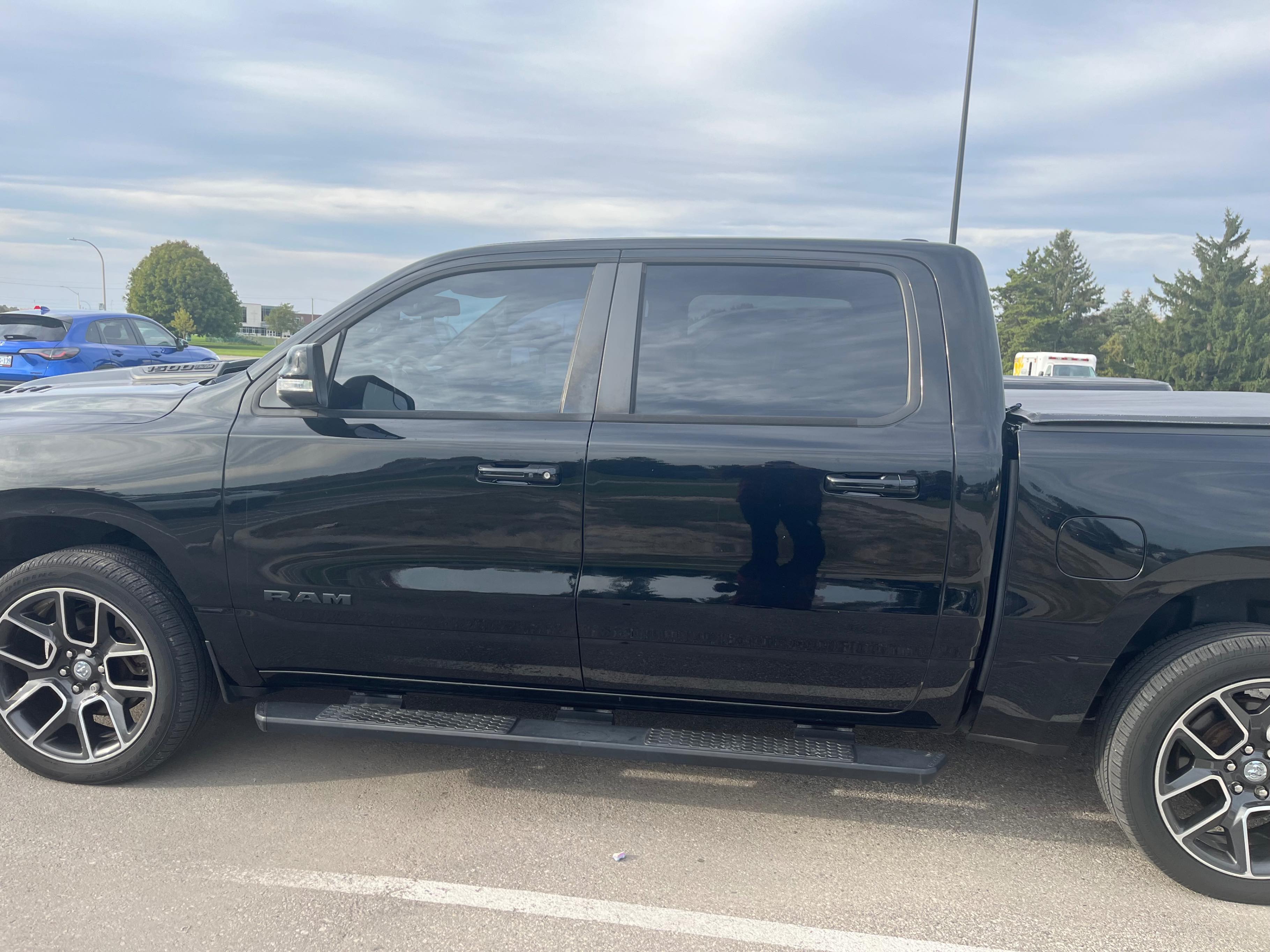 Photo 2 from auction – 2019 RAM 1500 SPORT with VIN 1C6SRFLT5KN844412