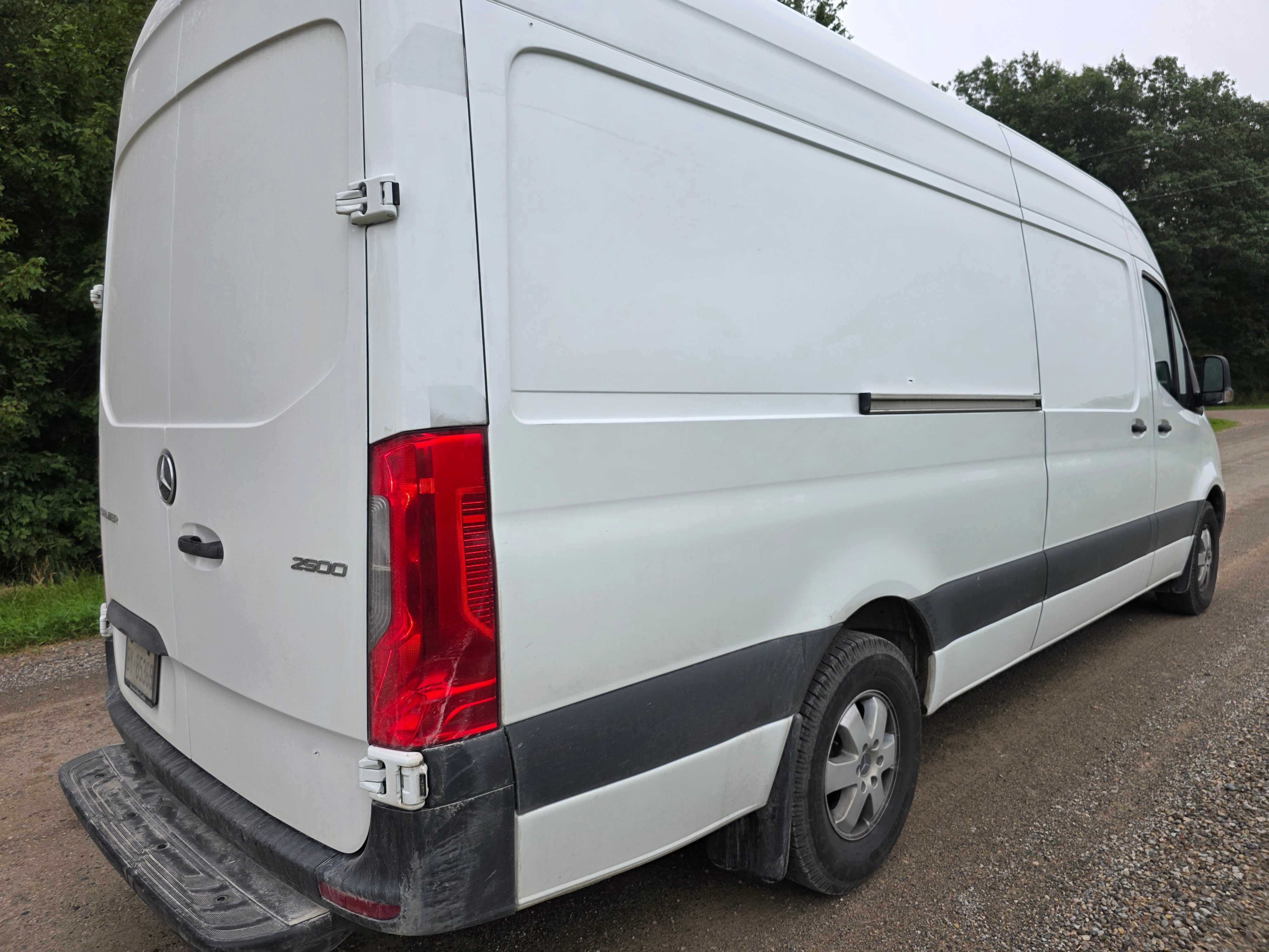 Снимка 7 от търг – 2024 MERCEDES-BENZ SPRINTER VAN 2500 HIGH ROOF I4 DIESEL 170" с VIN W1Y4KCHY5RP623380