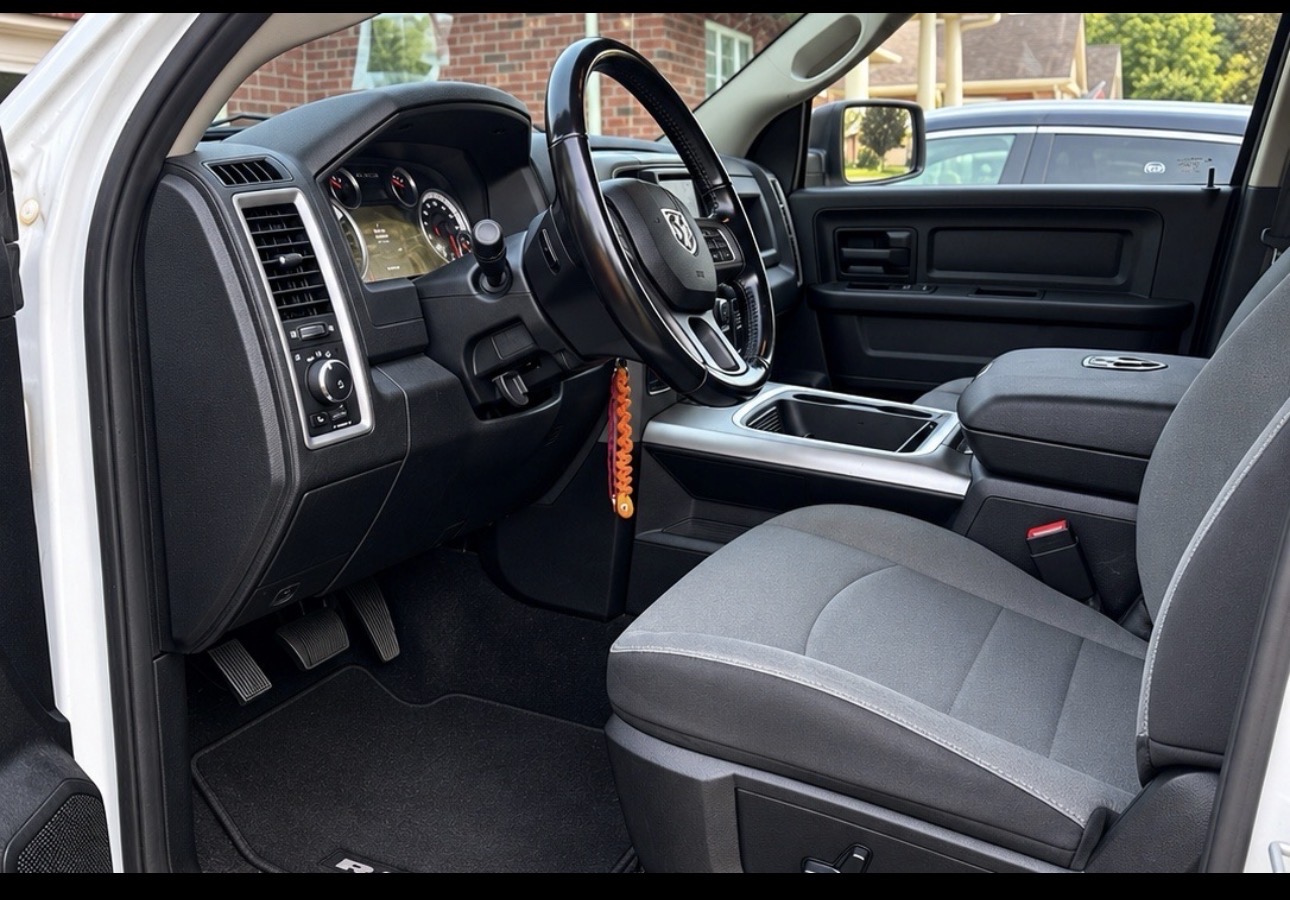 Zdjęcie 5 z aukcji – 2021 RAM 1500 CLASSIC EXPRESS z VIN 3C6RR7KT5MG685330