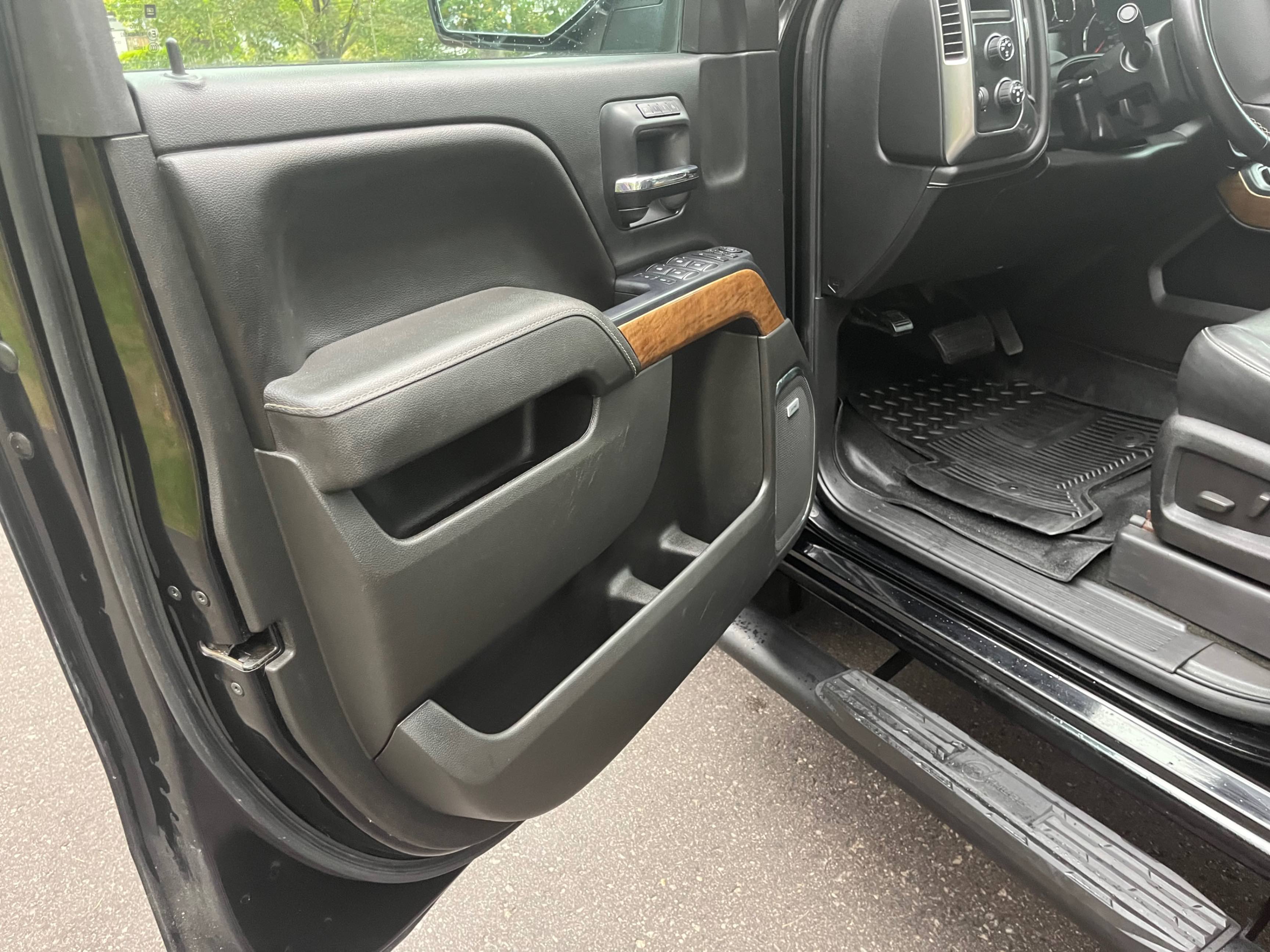 Photo 5 from auction – 2015 CHEVROLET SILVERADO 1500 LTZ with VIN 3GCUKSEC9FG448705