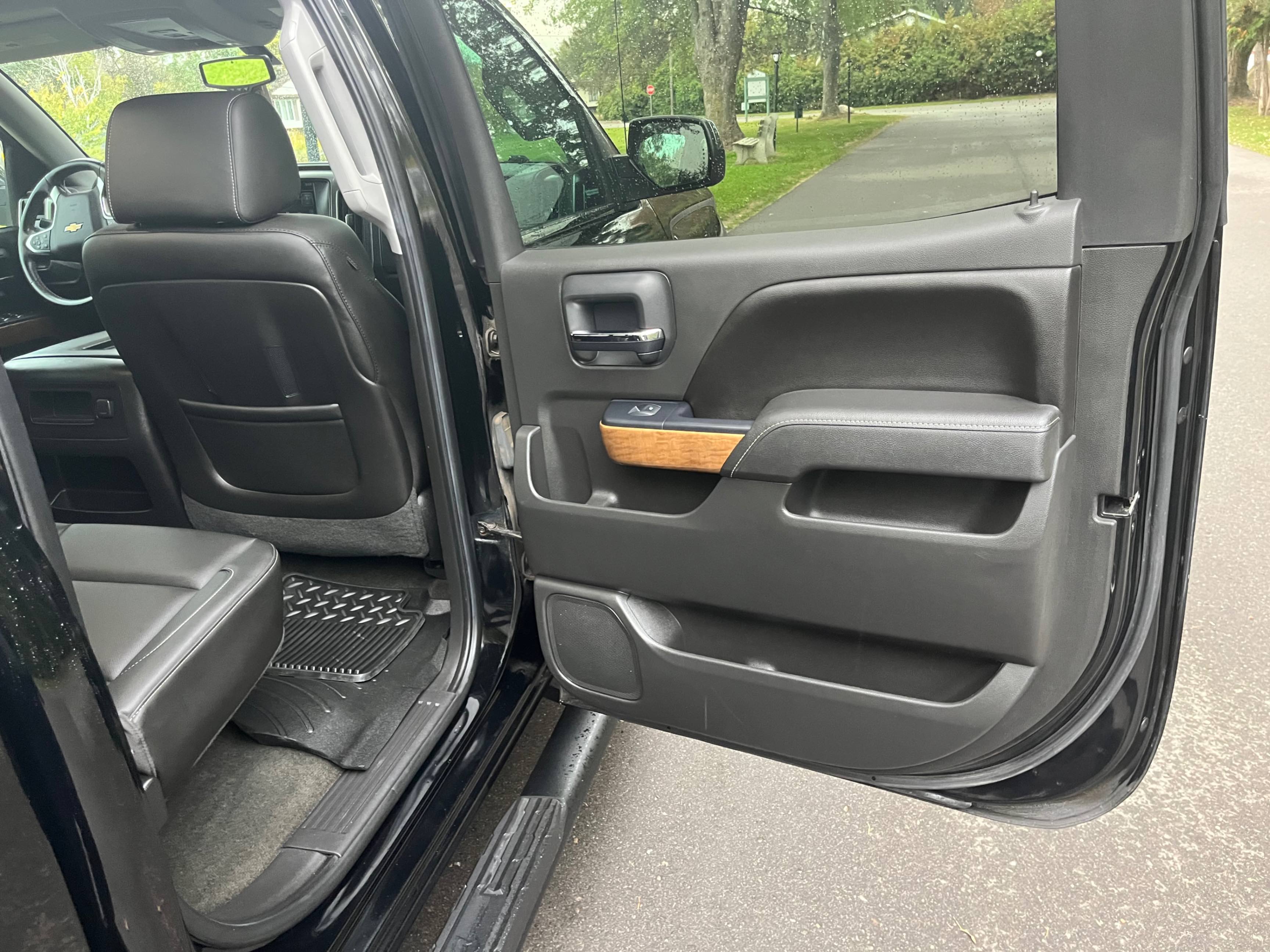 Photo 22 from auction – 2015 CHEVROLET SILVERADO 1500 LTZ with VIN 3GCUKSEC9FG448705