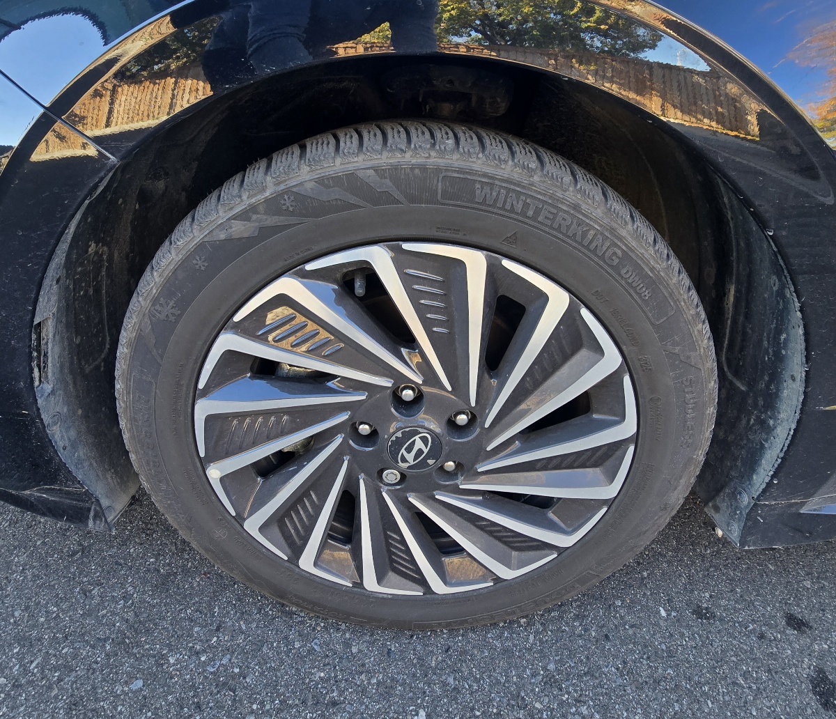 Снимка 7 от търг – 2026 HYUNDAI SONATA HYBRID PREFERRED-TREND с VIN KMHL34JJ2TA137874