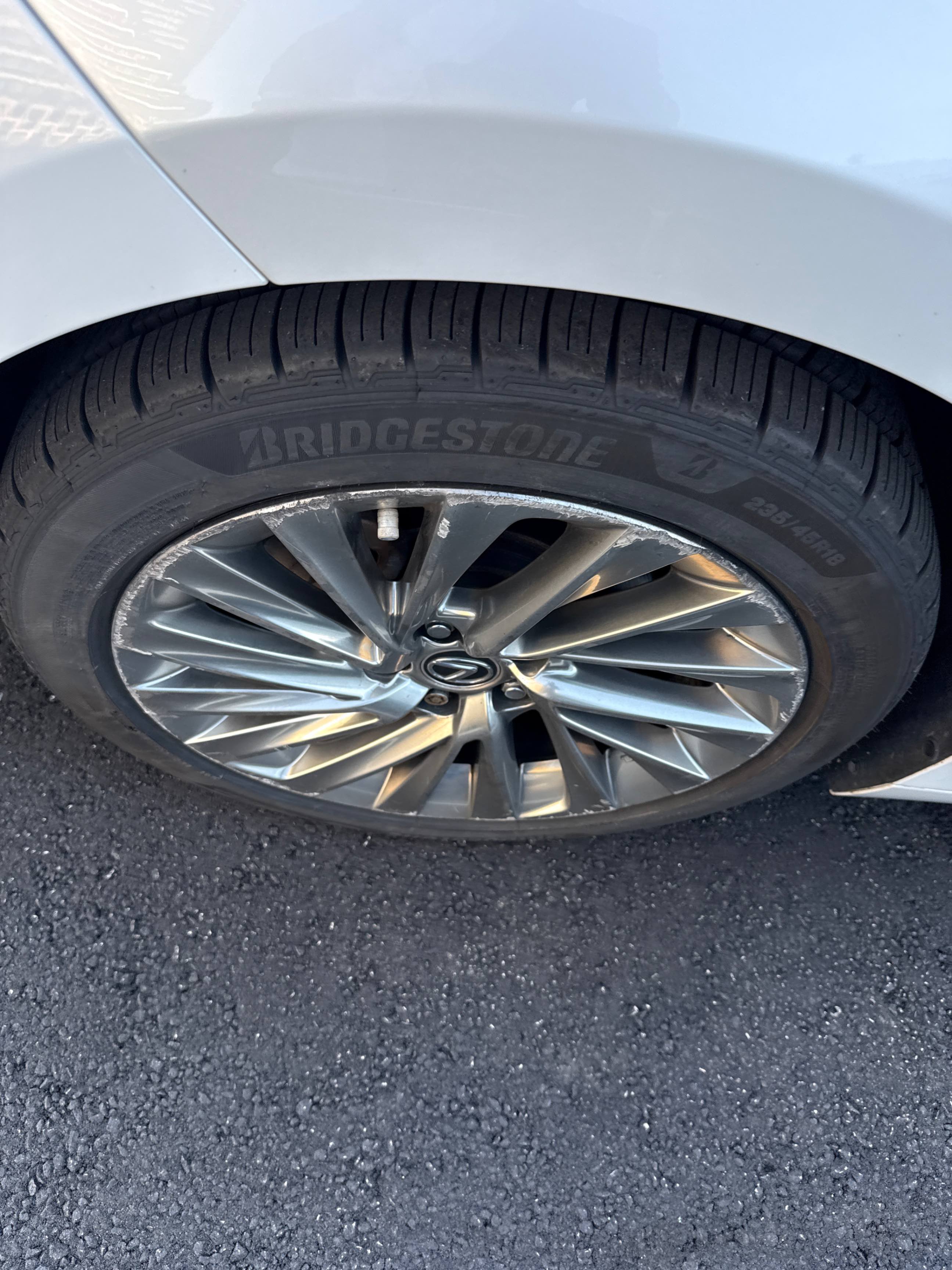 Снимка 18 от търг – 2019 LEXUS ES ES 300H с VIN JTHB21B1XK2035407