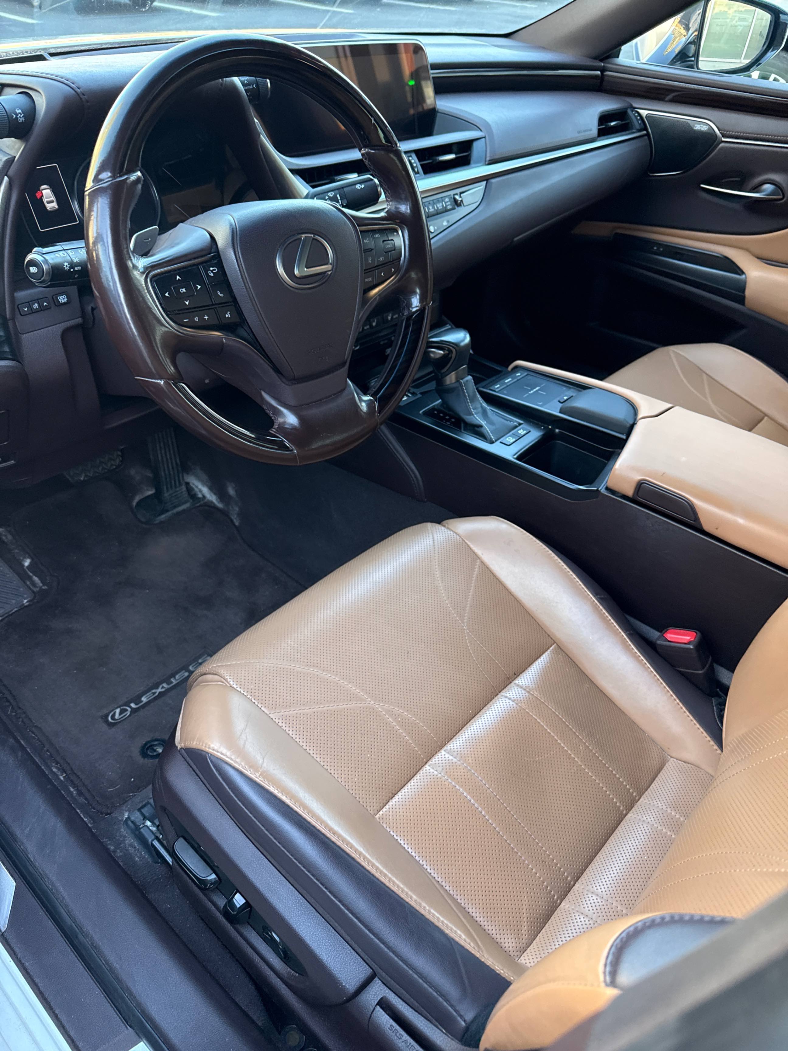 Снимка 5 от търг – 2019 LEXUS ES ES 300H с VIN JTHB21B1XK2035407
