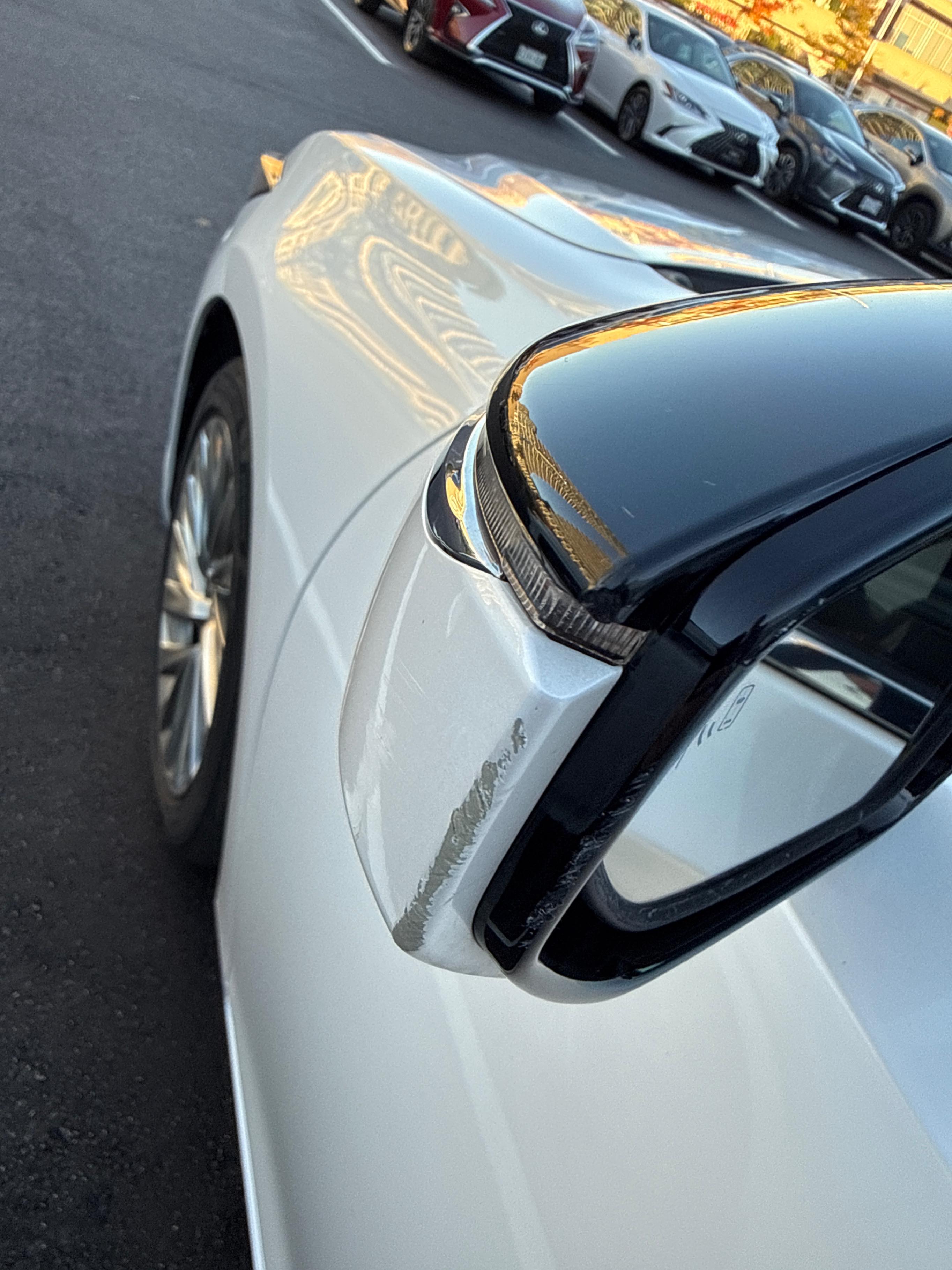 Снимка 21 от търг – 2019 LEXUS ES ES 300H с VIN JTHB21B1XK2035407