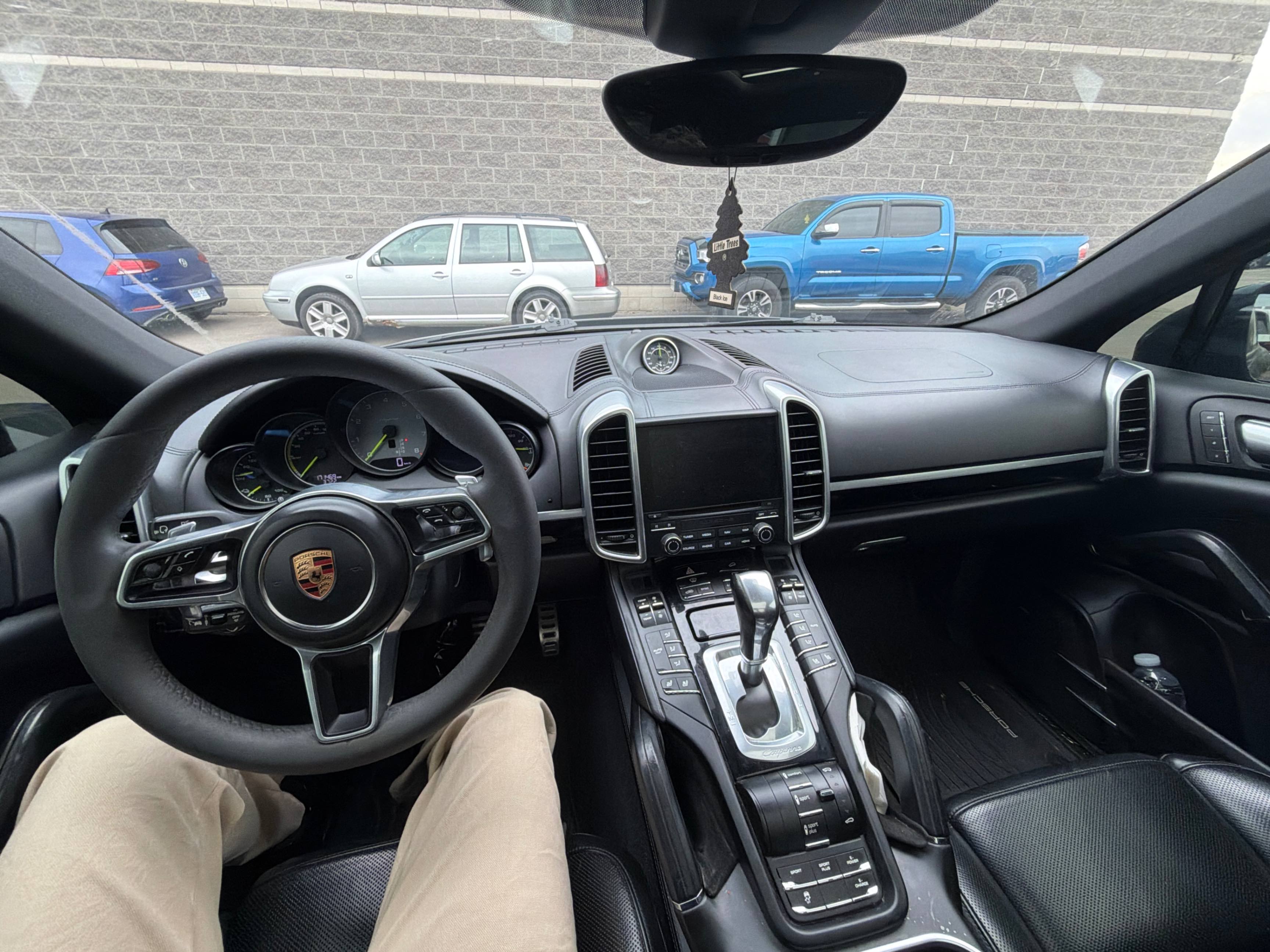 Снимка 9 от търг – 2018 PORSCHE CAYENNE S E-HYBRID с VIN WP1AE2A25JLA70805