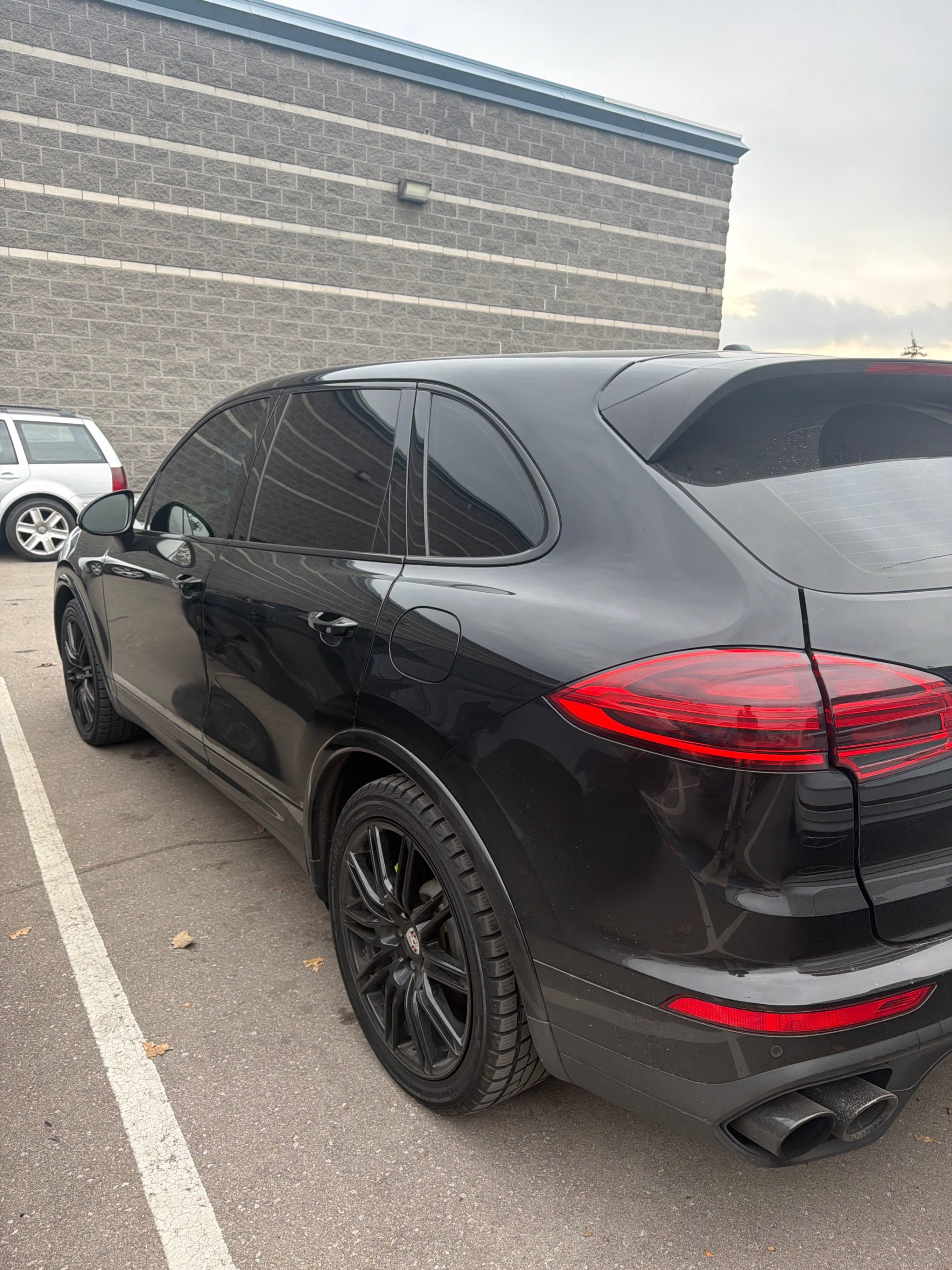 Снимка 2 от търг – 2018 PORSCHE CAYENNE S E-HYBRID с VIN WP1AE2A25JLA70805