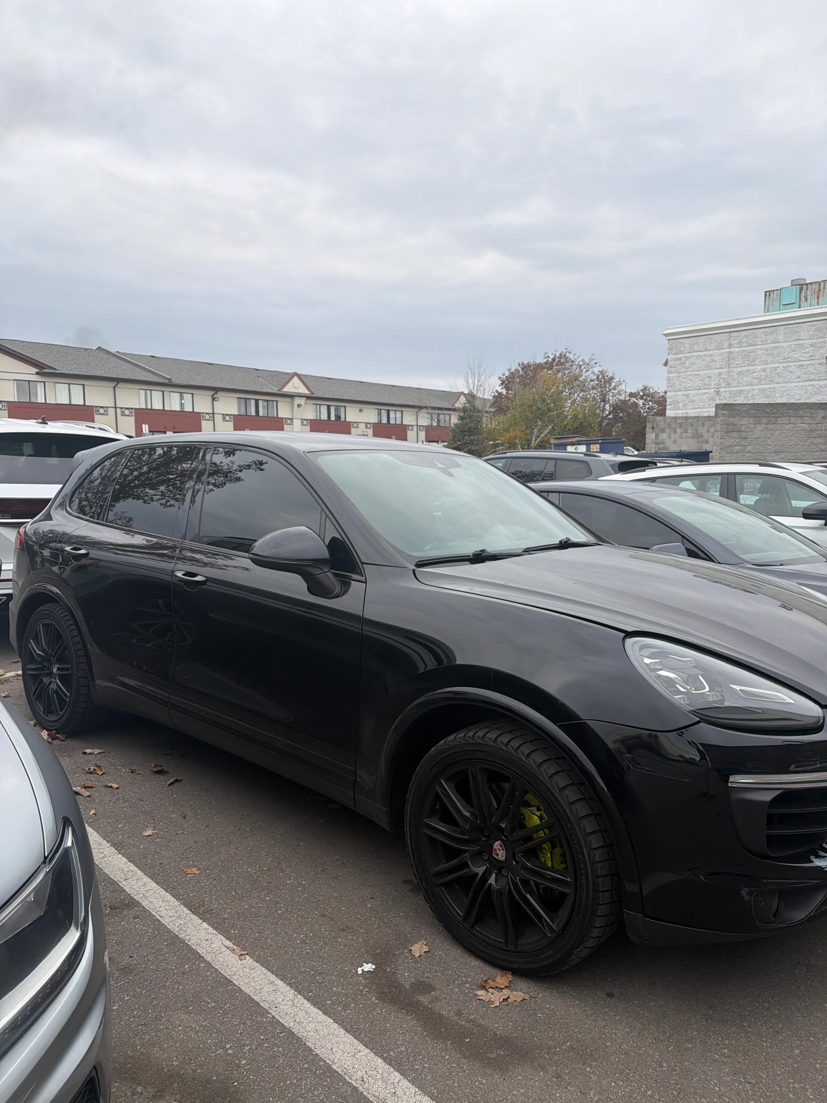 Снимка 3 от търг – 2018 PORSCHE CAYENNE S E-HYBRID с VIN WP1AE2A25JLA70805